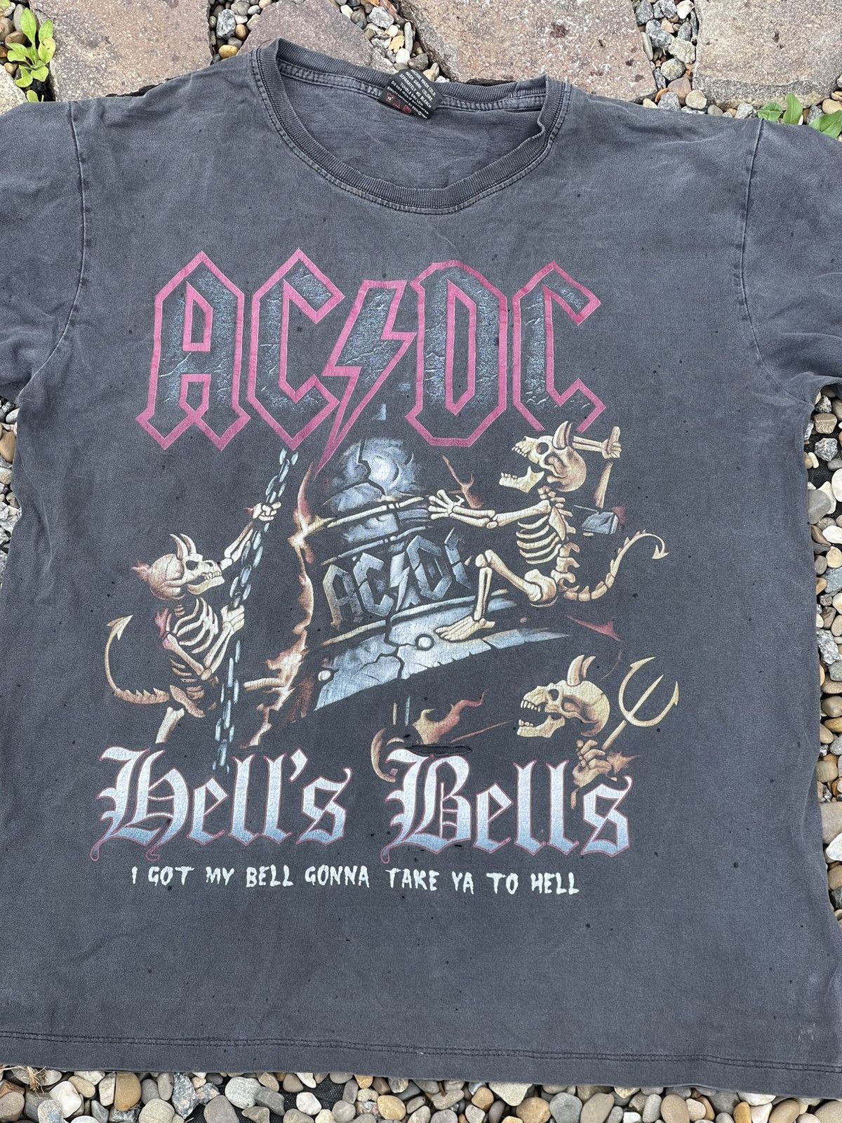 AC/DC 90’s AC/DC Vintage Hells Bells Distressed T-shirt Tee Size US L / EU 52-54 / 3 - 5 Thumbnail