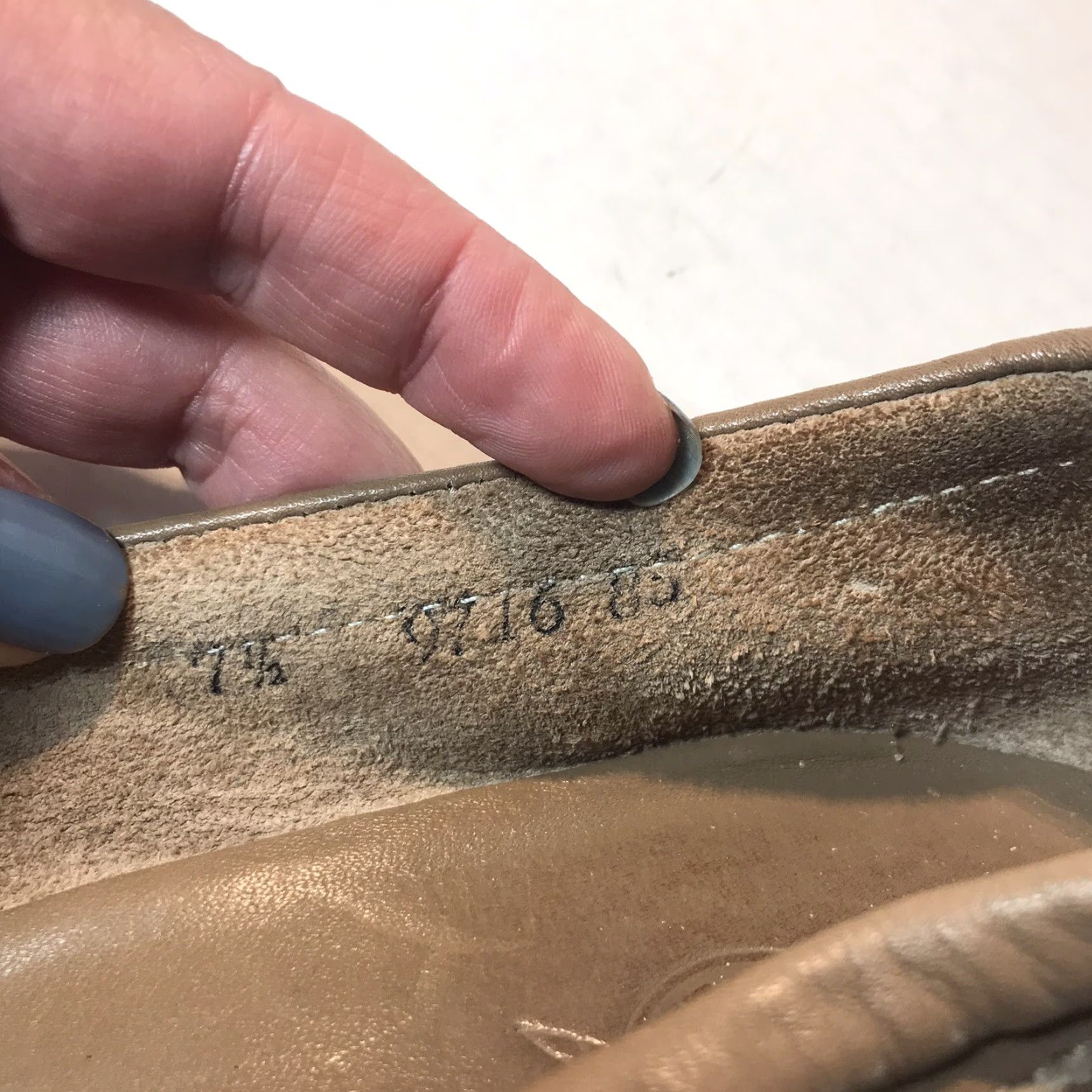 Cherokee Cherokee Brown Leather Moccasin Wedge Slip On Womens Size 7.5 USA Size US 8 / IT 38 - 6 Thumbnail