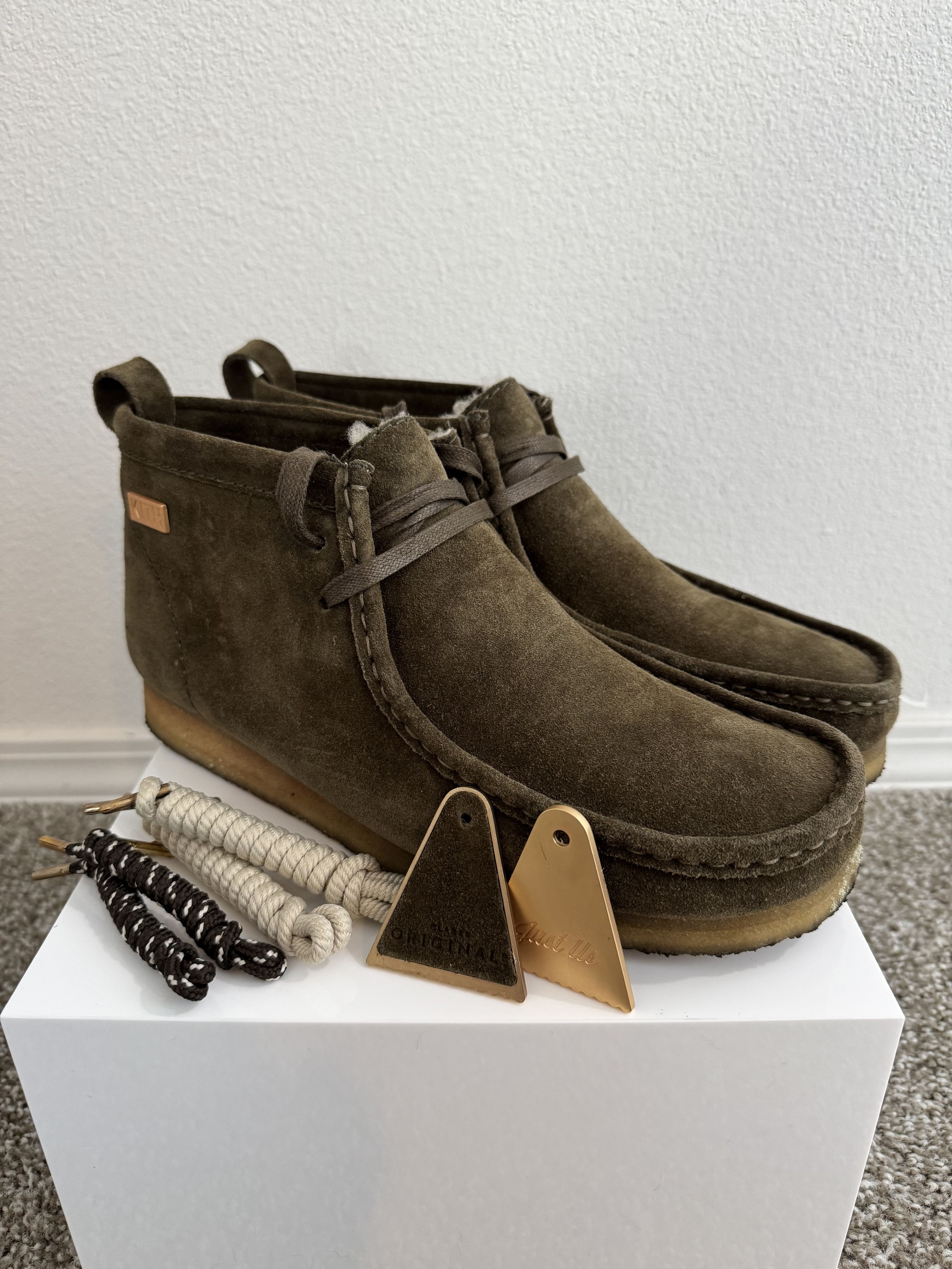 Clarks × Ronnie Fieg Clarks Wallabees x Ronnie Fieg Kith Size US 10.5 / EU 43-44 - 1 Thumbnail