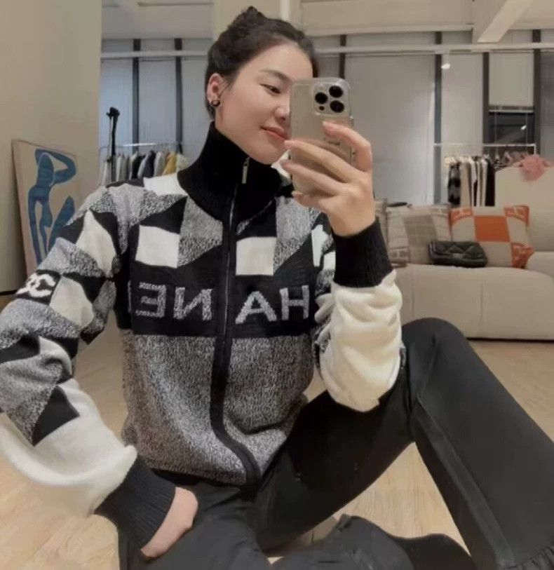 Chanel ChanelSki Series Color Block Logo Letter Inlaid Zipper Cash Size XXS / US 00 / IT 34 - 9 Thumbnail