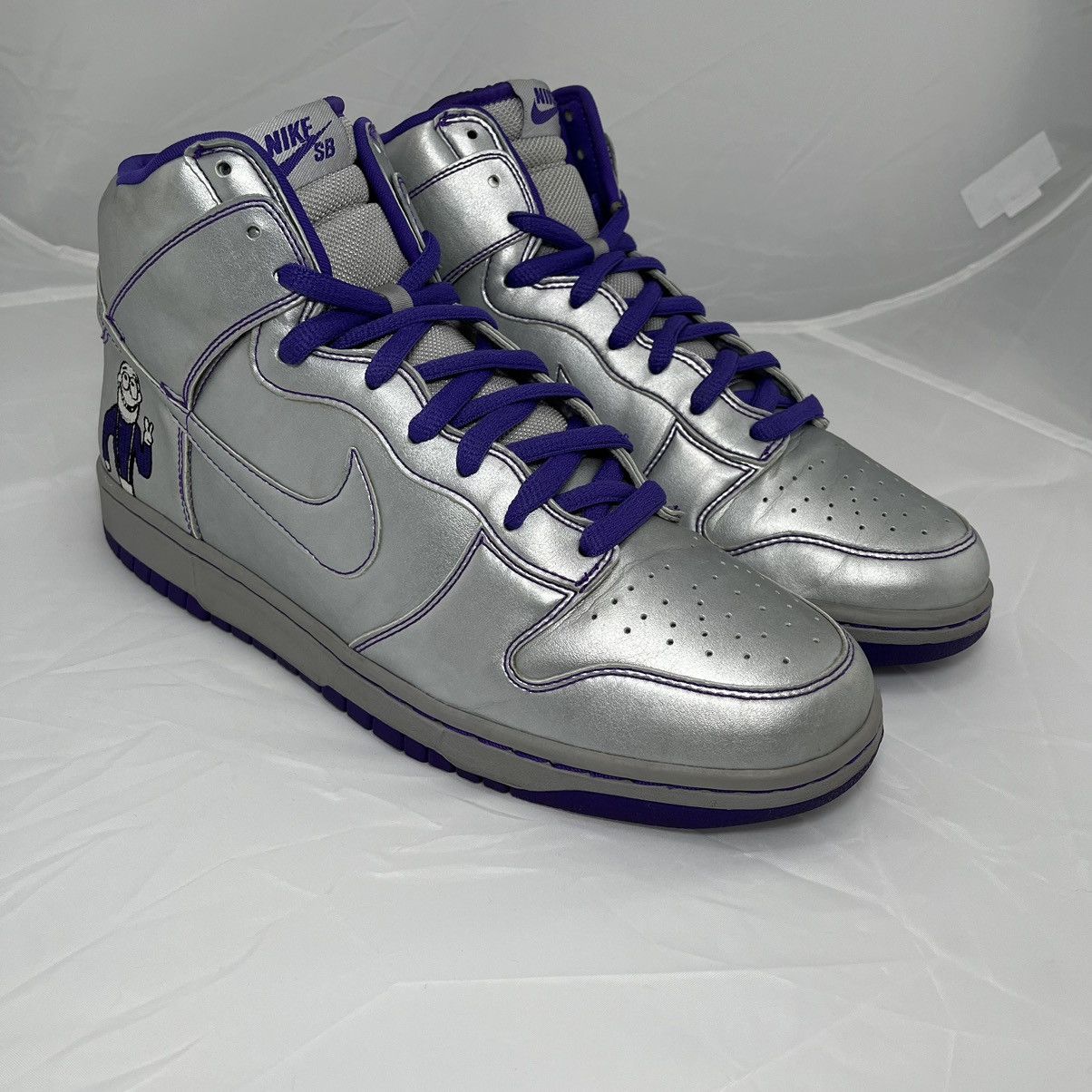 Nike Rare!🔥 Size 12 Nike Dunk High Premium SB Dinosaur Jr Size US 12 / EU 45 - 2 Thumbnail