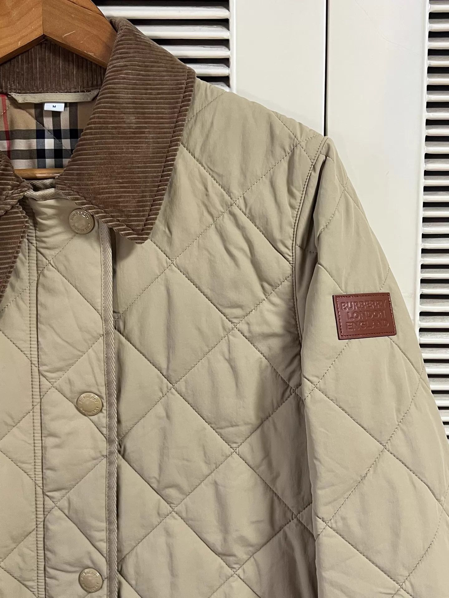 Burberry Burberry quilted corduroy padded coat M like new Size M / US 6-8 / IT 42-44 - 4 Thumbnail