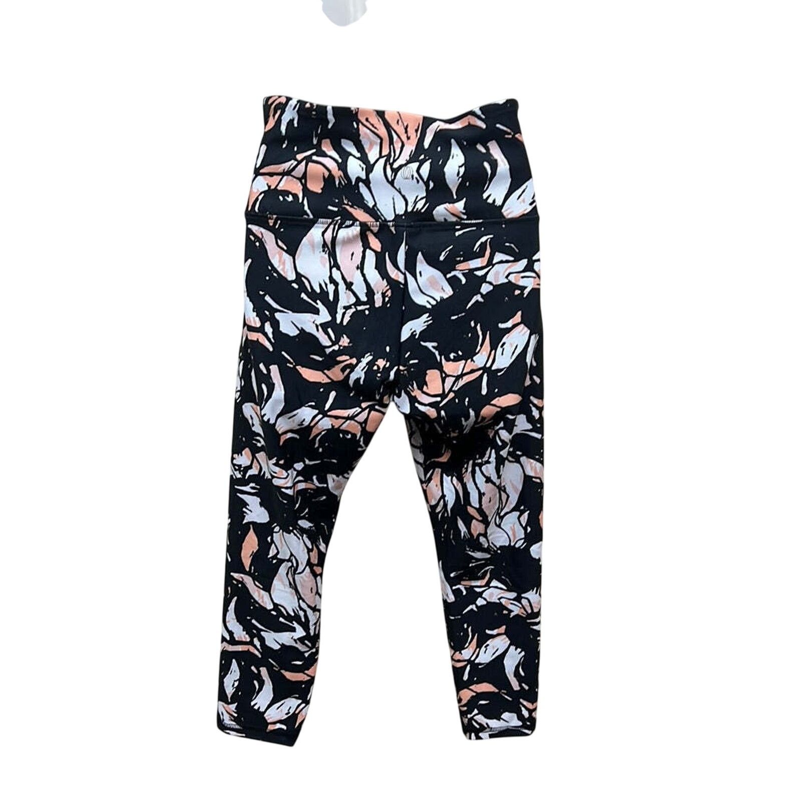 Other Balance Collection Print Yoga Pants leggings sz Medium Size 30" / US 8 / IT 44 - 3 Thumbnail