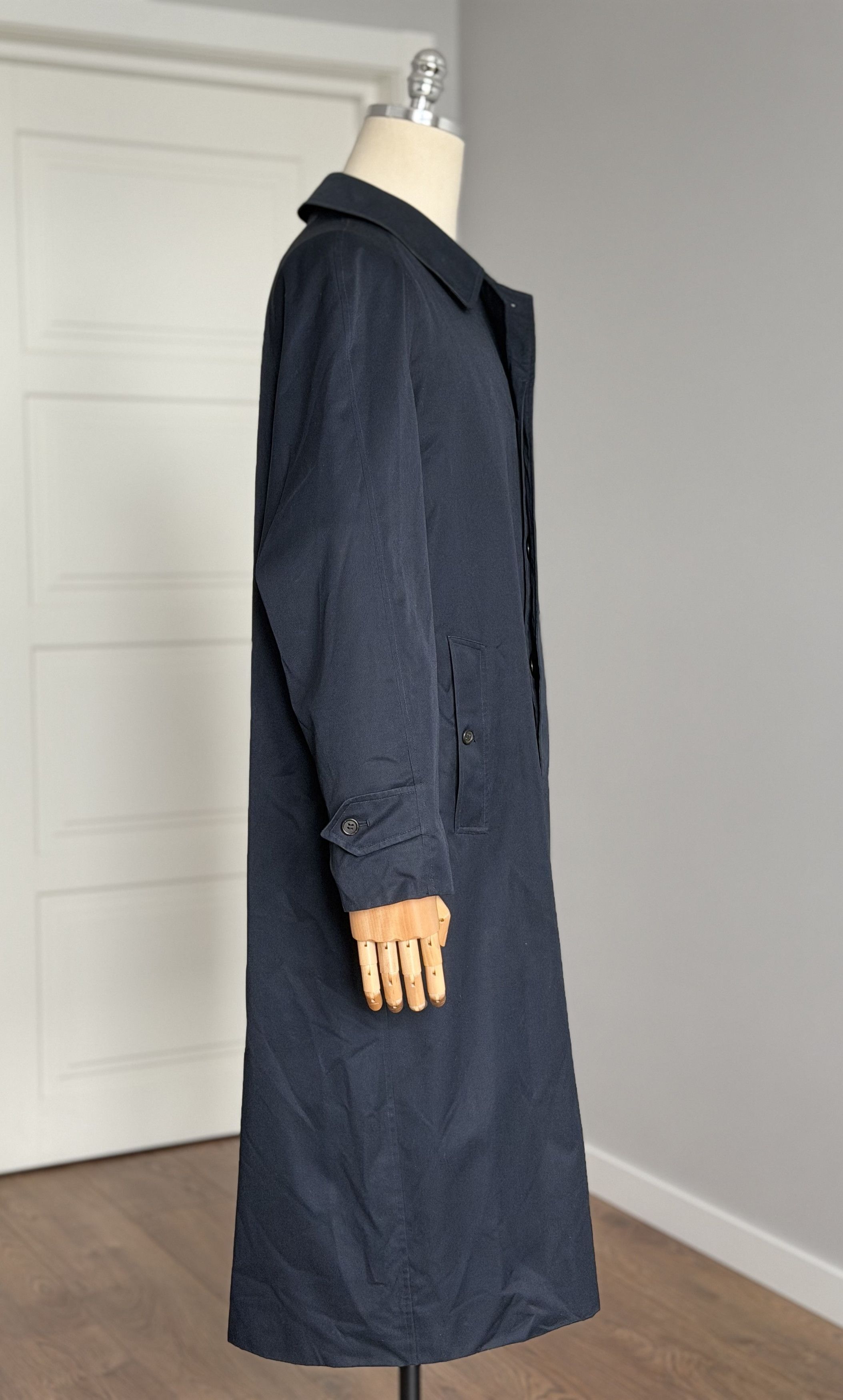 Burberry Vintage BURBERRYS London Long Coat Made In England Navy Size US XL / EU 56 / 4 - 9 Thumbnail