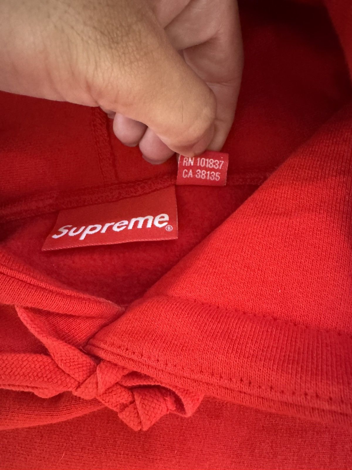 Supreme Supreme red on red box logo hoodie sz small FW23 used Size US S / EU 44-46 / 1 - 6 Thumbnail