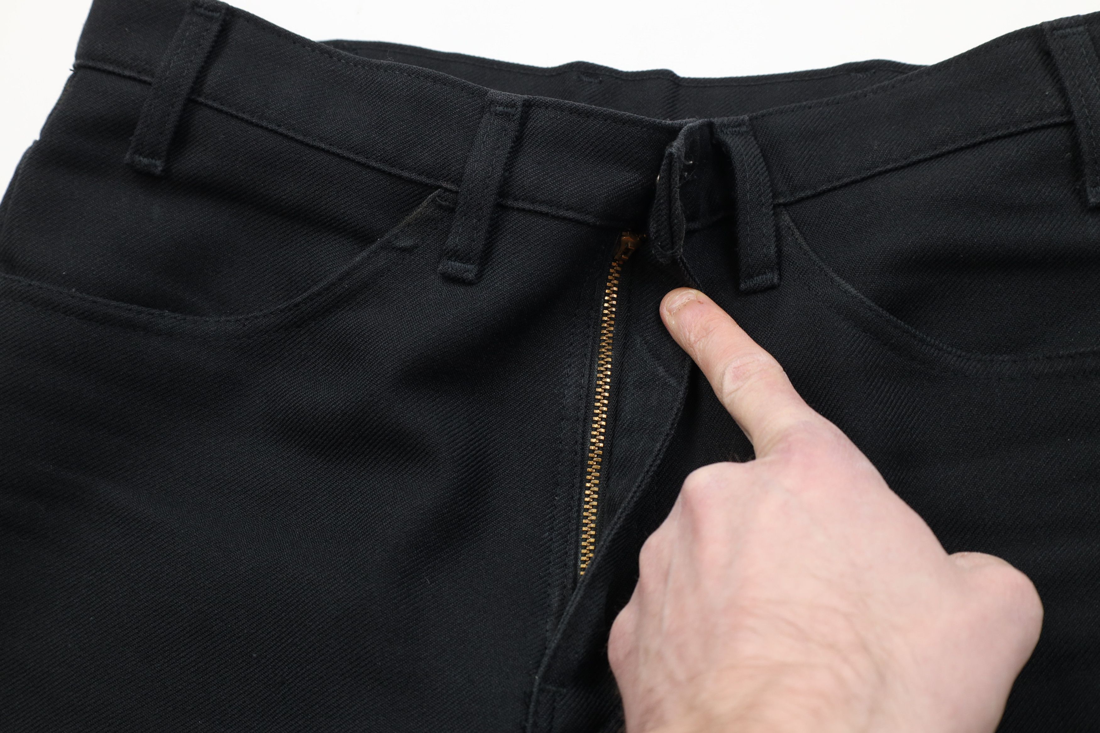 Levi's Vintage 70s 80s Levis Knit Chino Pants Trousers Black USA Size US 32 / EU 48 - 9 Thumbnail