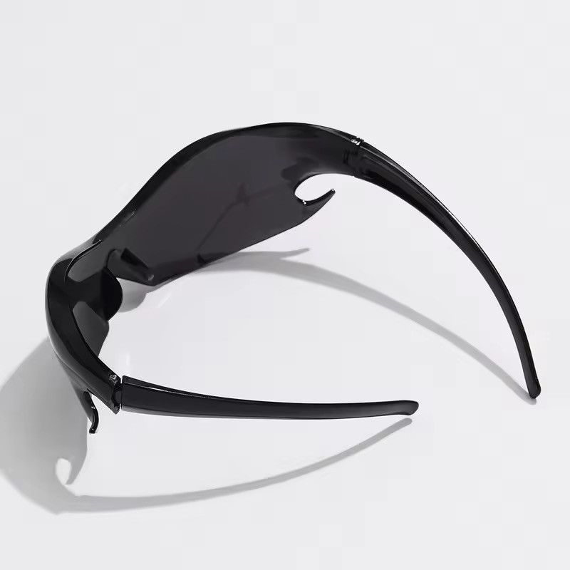 Japanese Brand Luxury Brand Sports Punk Y2K Sunglasses Size ONE SIZE - 2 Thumbnail