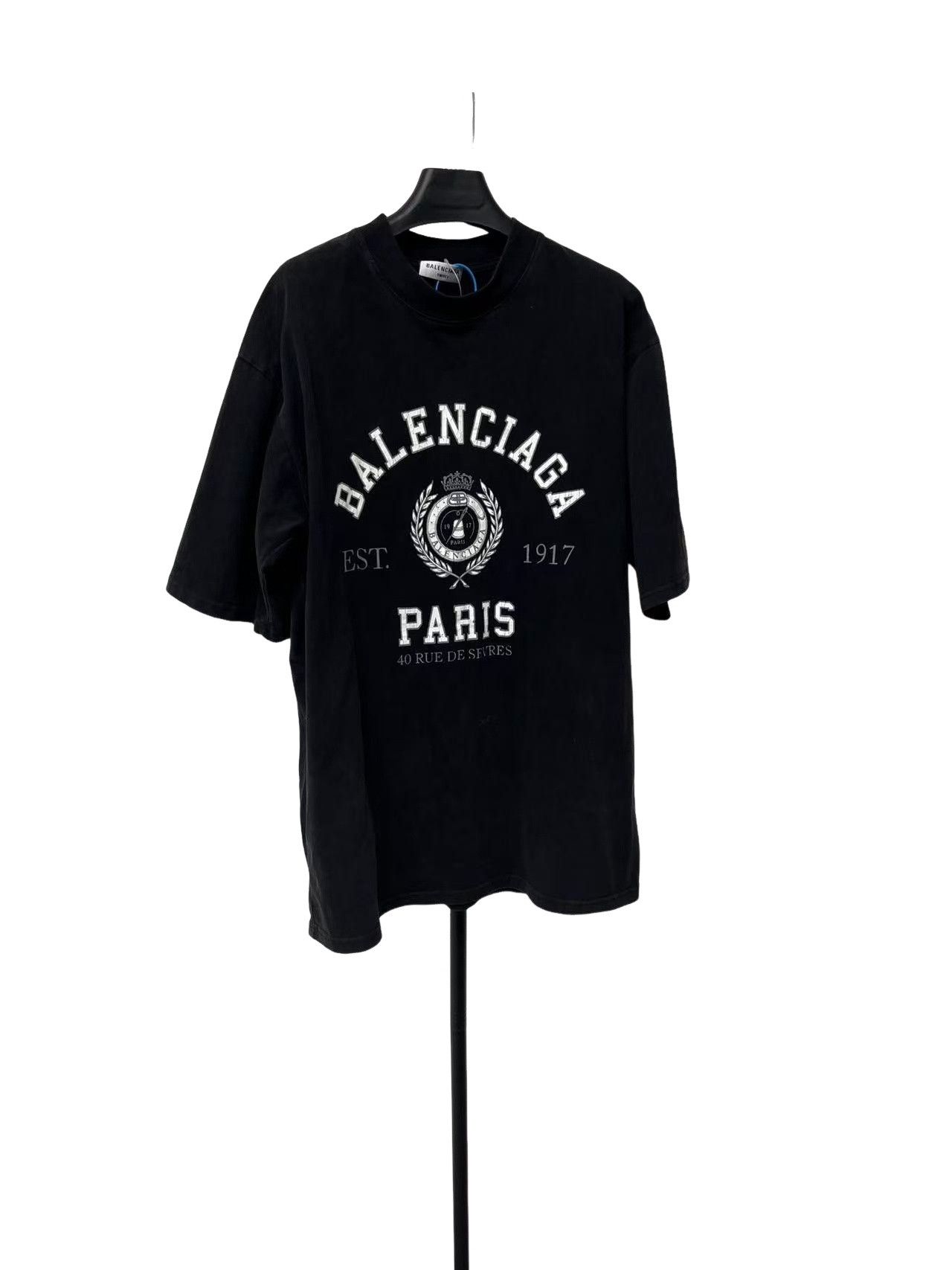 Balenciaga Balenciaga 1917 Crest Logo Washed T-Shirt S Size US S / EU 44-46 / 1 - 1 Thumbnail