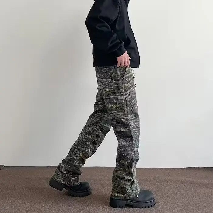 Japanese Brand × Vintage Army Green Camo Graphic Stack Pants Size US 30 / EU 46 - 2 Thumbnail