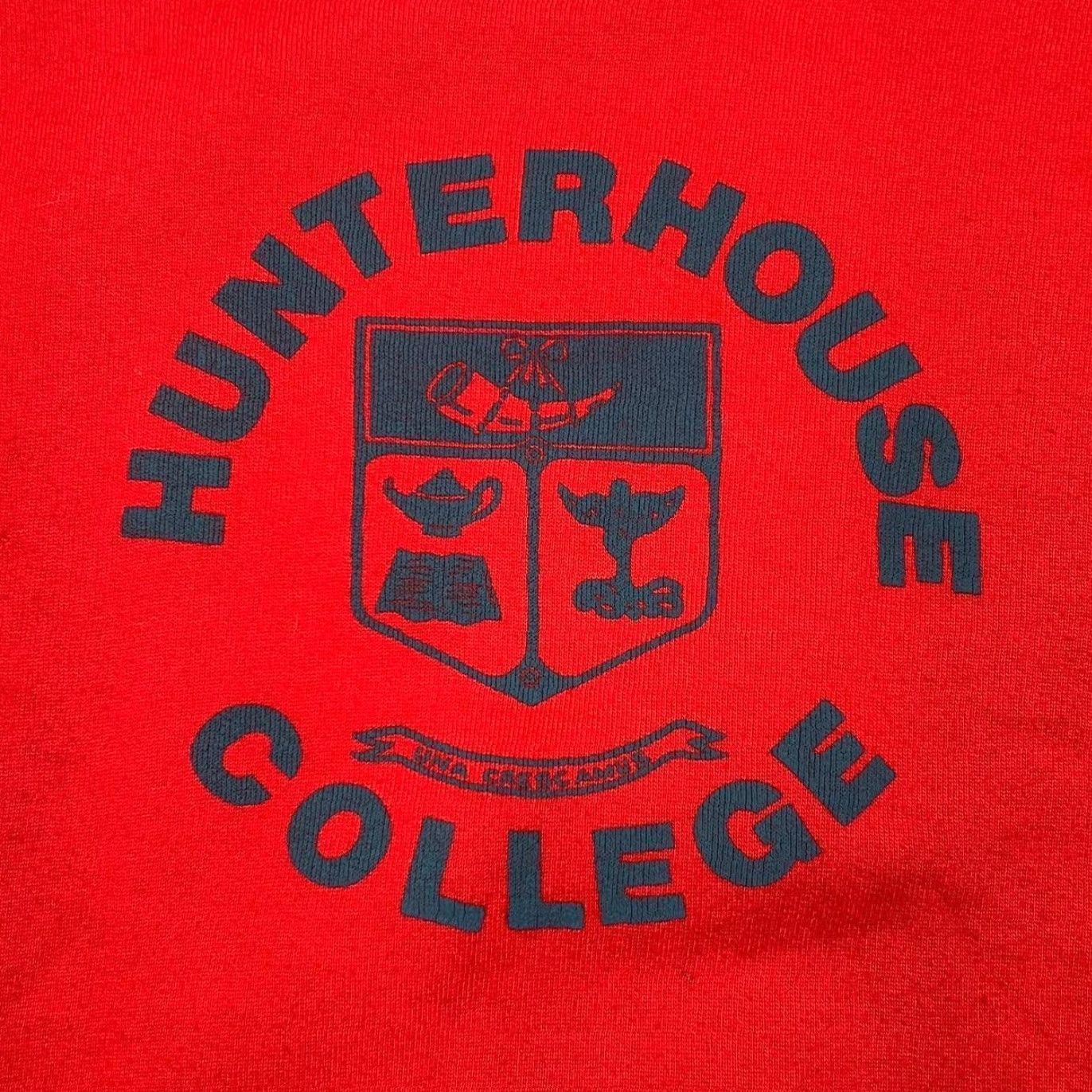 Jerzees VINTAGE Jerzees HUNTERHOUSE COLLEGE Graphic Crewneck Sweatshirt 90s Red Large Mens Shirt Logo Decade Size US L / EU 52-54 / 3 - 3 Thumbnail