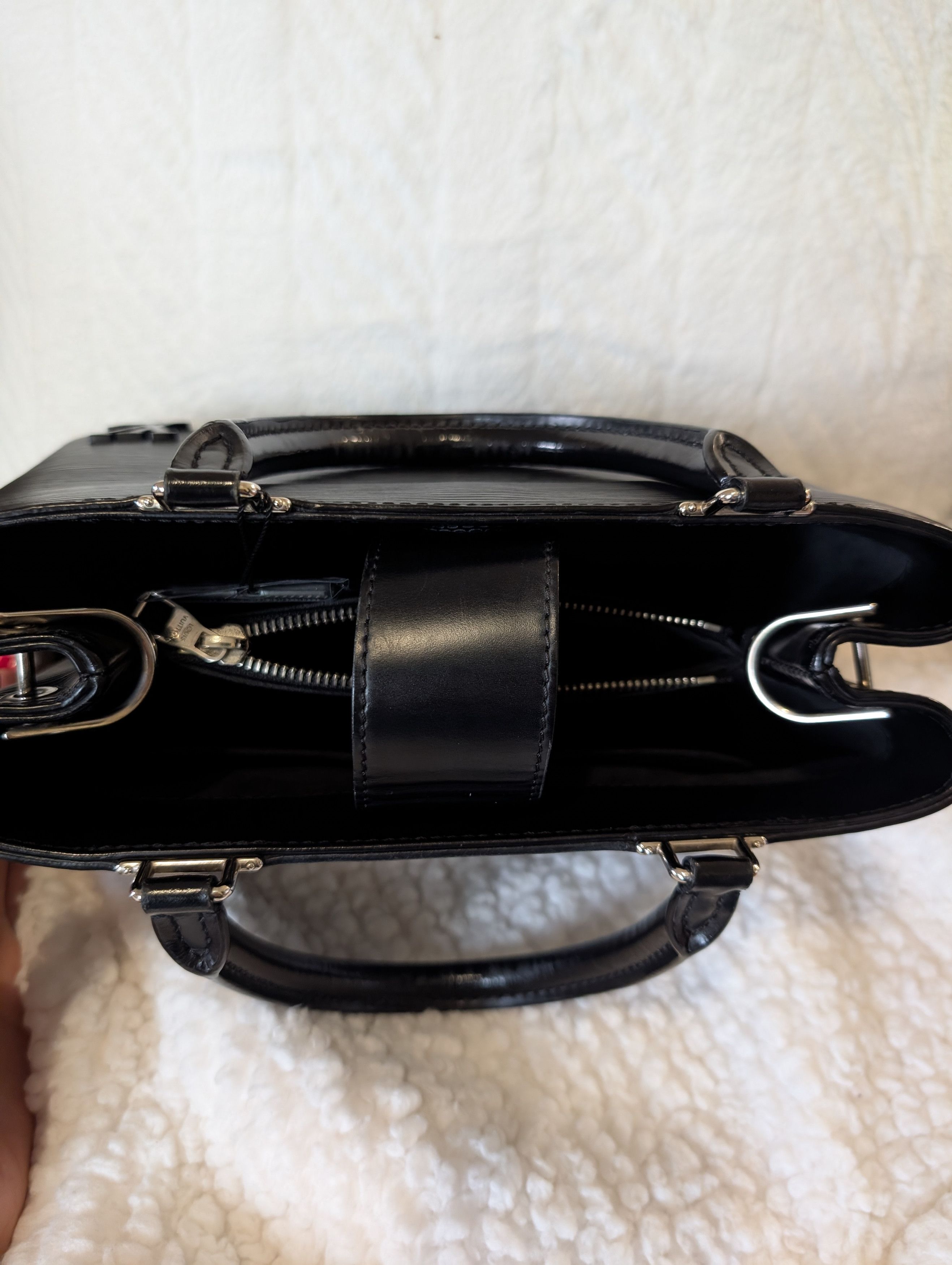 Louis Vuitton Louis Vuitton Kleber PM Epi Black Size ONE SIZE - 13 Thumbnail