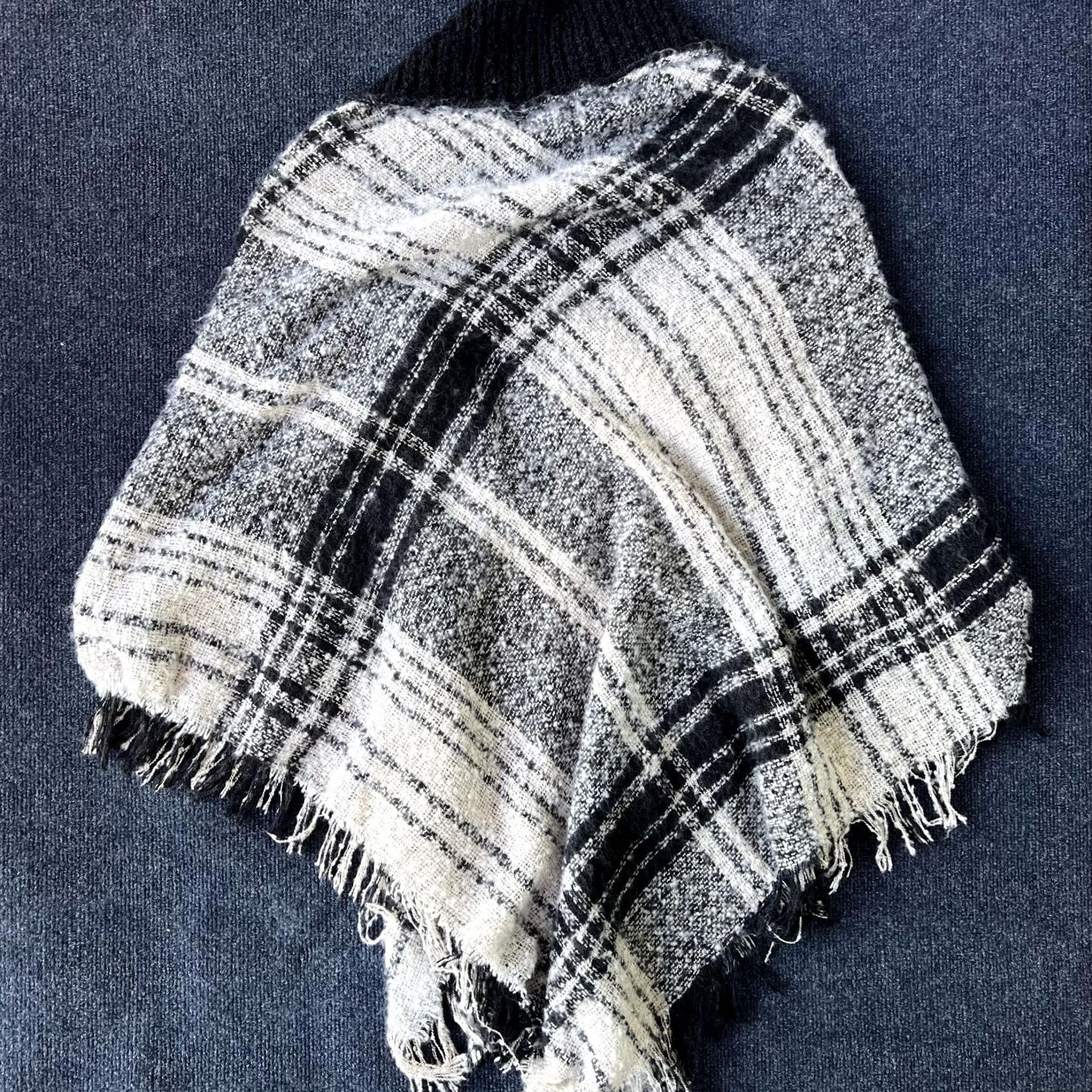 Nine West Nine West Poncho Womens One Size Black White Plaid Toggle Knit Fringe Shawl Size ONE SIZE - 6 Thumbnail