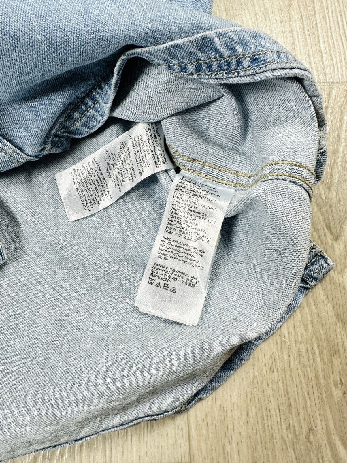 Tommy Hilfiger × Vintage Vintage Tommy Hilfiger Jeans Denim Shirt Short Sleeve Button Size US M / EU 48-50 / 2 - 9 Thumbnail