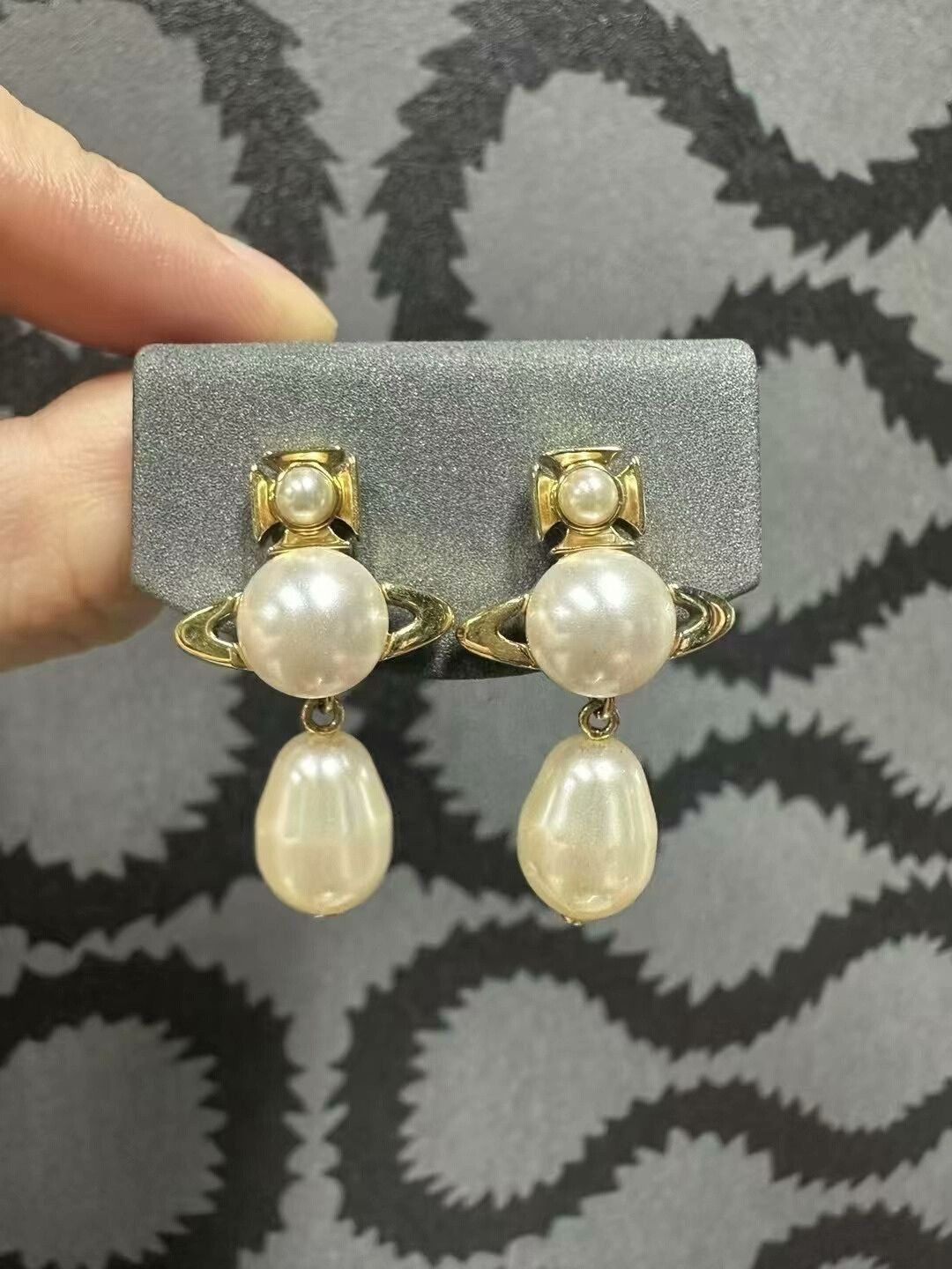 Vivienne Westwood Saturn Pearl Earrings
