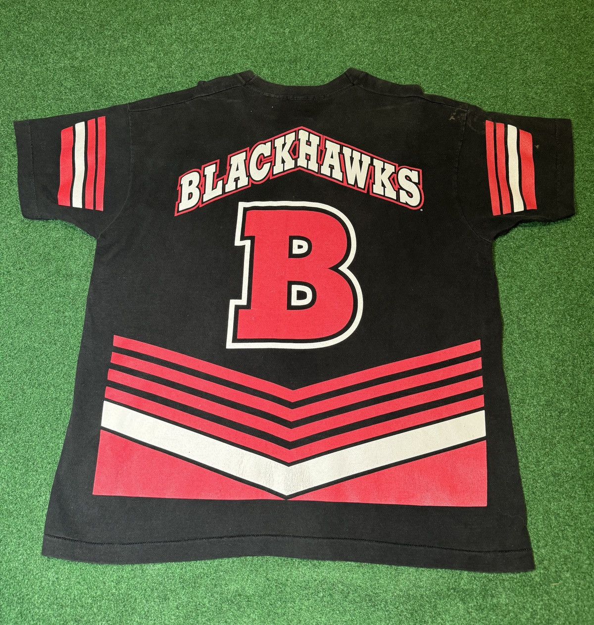 Salem Sportswear × Vintage Vintage 90s Chicago Blawkhawks Salem Hockey NHL T Shirt Size US XL / EU 56 / 4 - 2 Thumbnail