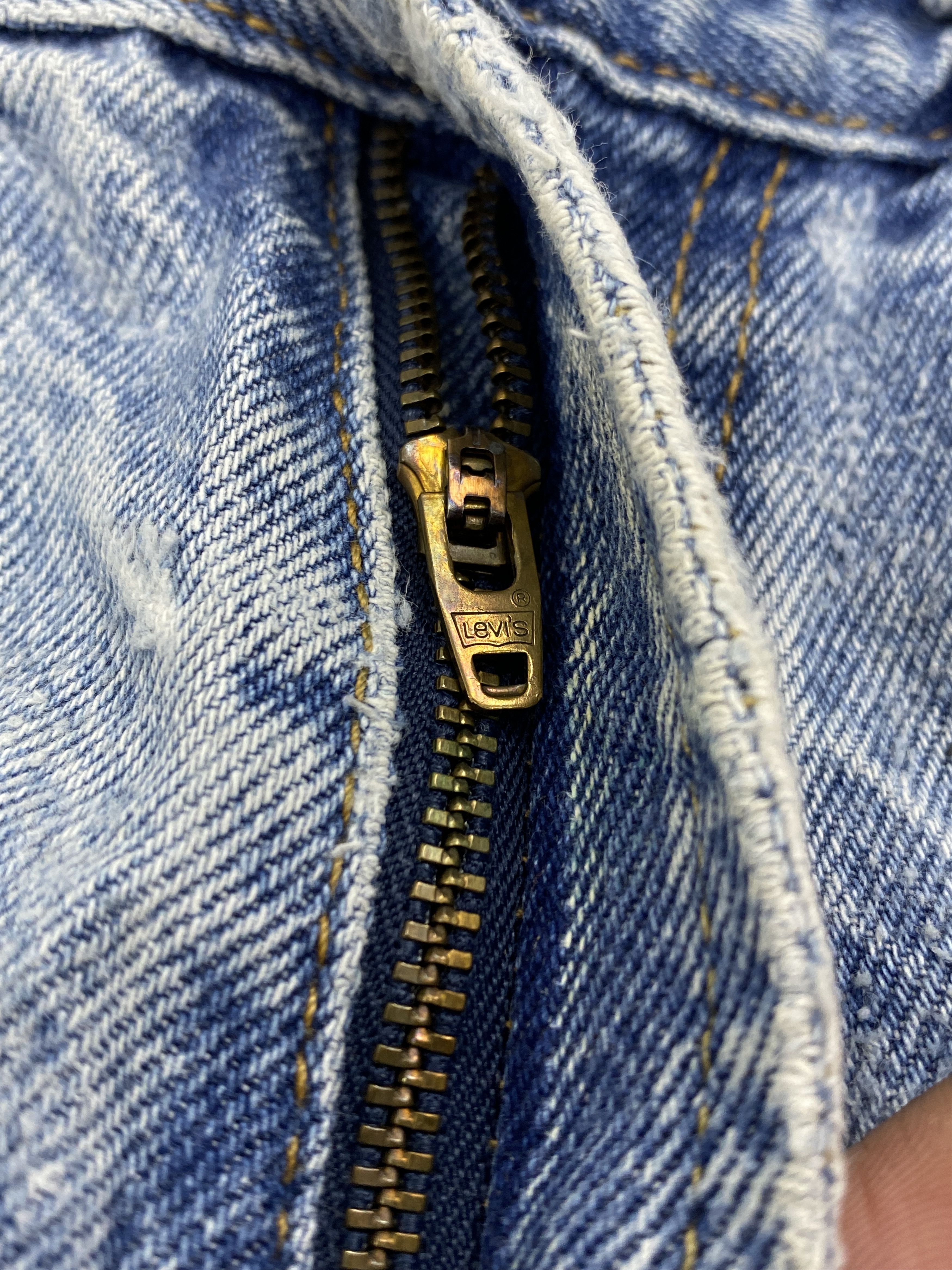 Levi's Vintage Levis 505 Faded Blue Distressed Jeans DP2688 Size US 30 / EU 46 - 14 Thumbnail
