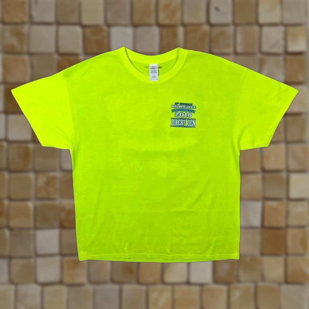 Gildan Milwaukee Motorcycle Week “Biker’s Den” Souvenir Graphic Fluorescent Yellow T-Shirt XL Mens Gildan Size US XL / EU 56 / 4 - 1 Thumbnail