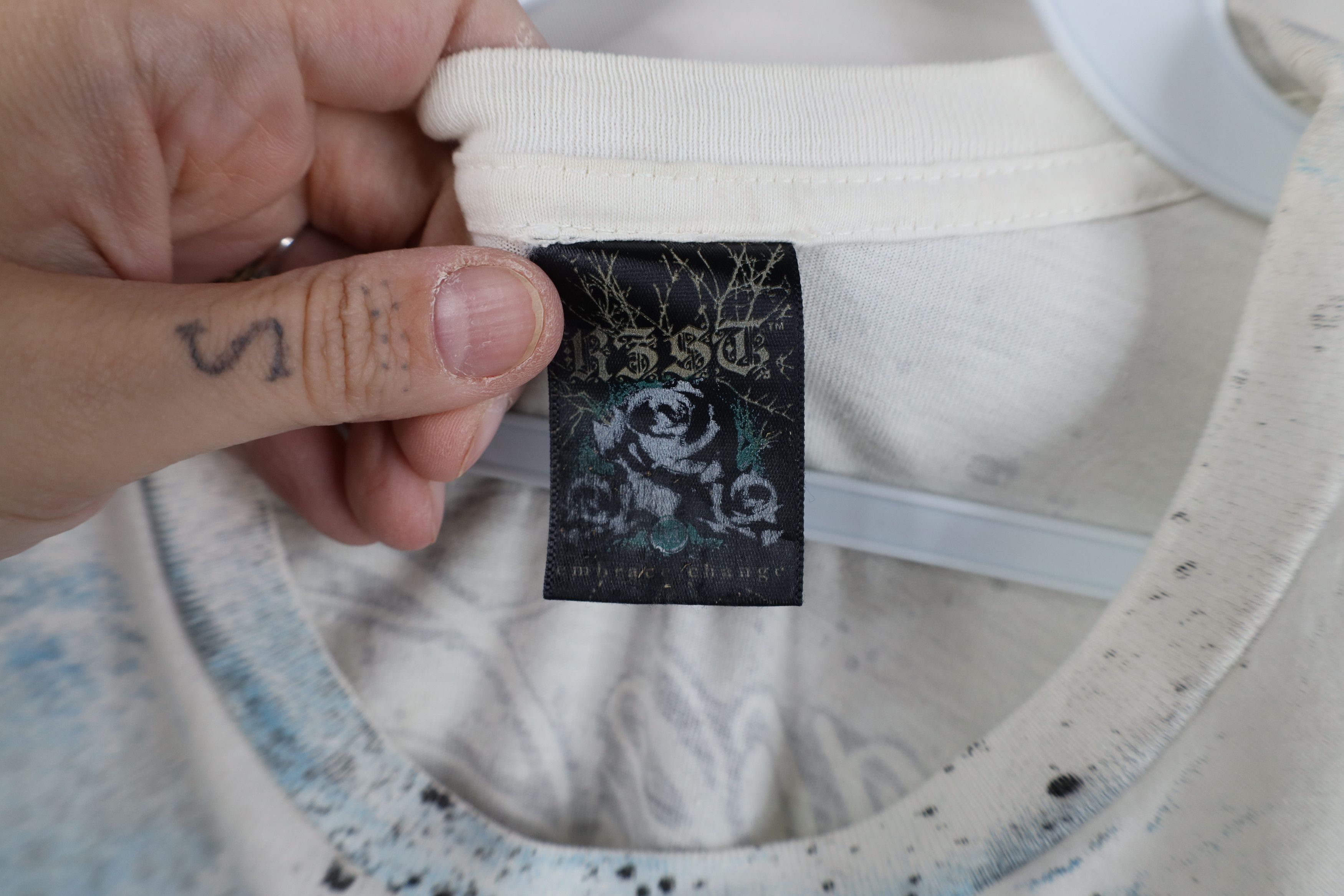 Vintage Vintage Y2K Streetwear Rose Flower Acid Wash UFC MMA T-Shirt Size US M / EU 48-50 / 2 - 7 Thumbnail