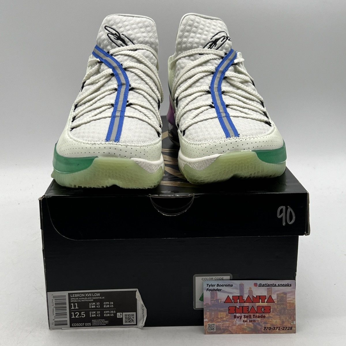Nike Lebron 17 low glow in the dark Size US 11 / EU 44 - 2 Thumbnail