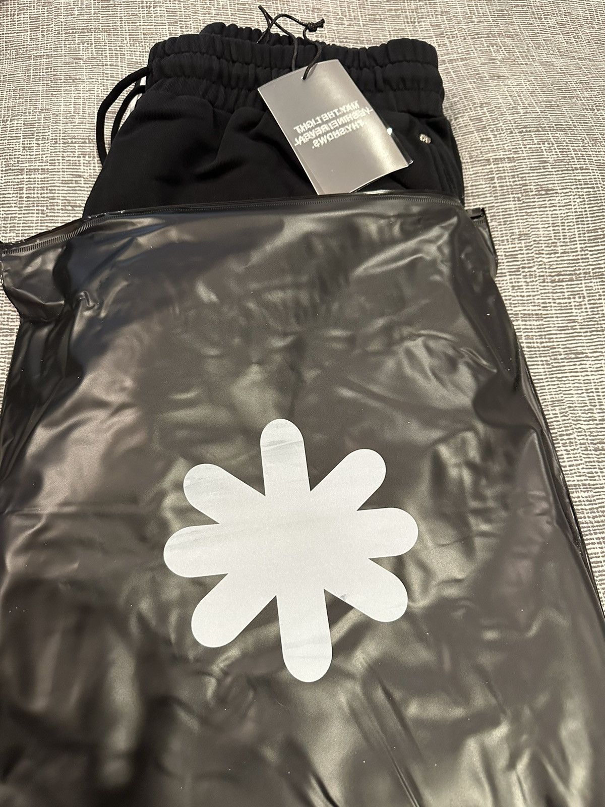 LOSTSHDWS Lostshdws OG Sun logo black sweatpants Size US 36 / EU 52 - 11 Thumbnail