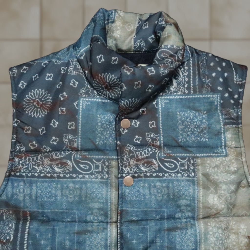 Vintage VINTAGE Birdwell Beach Britches Vest Mens Large Blue Bandana Patchwork Corduroy Lined Size US L / EU 52-54 / 3 - 1 Thumbnail