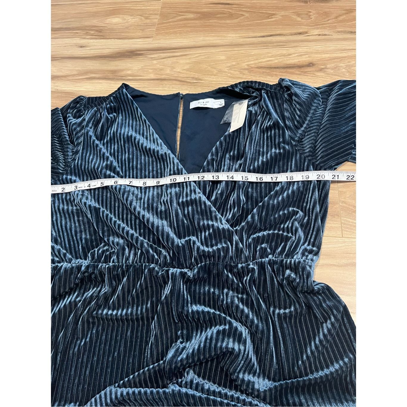 Anthropologie Anthropologie Ali & Jay NWT Samantha Velvet Jumpsuit sz L Size US 40 / EU 56 - 8 Thumbnail