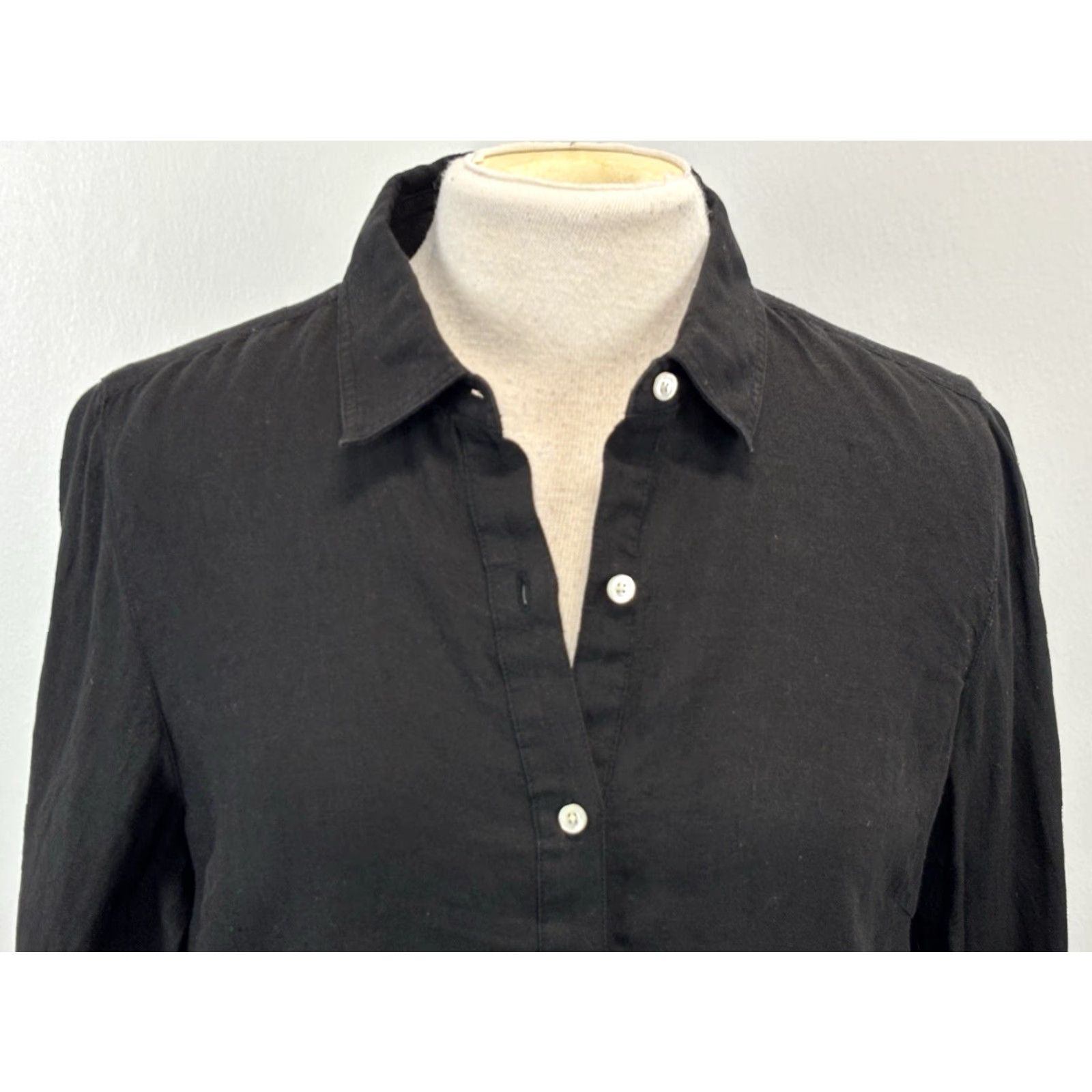 J.McLaughlin VINTAGE J. McLaughlin Button-Up Shirt Women’s Medium Black Beach Linen Long Sleeve Collared Solid 100% Linen Womens Medium Beach Shirt Size M / US 6-8 / IT 42-44 - 5 Thumbnail