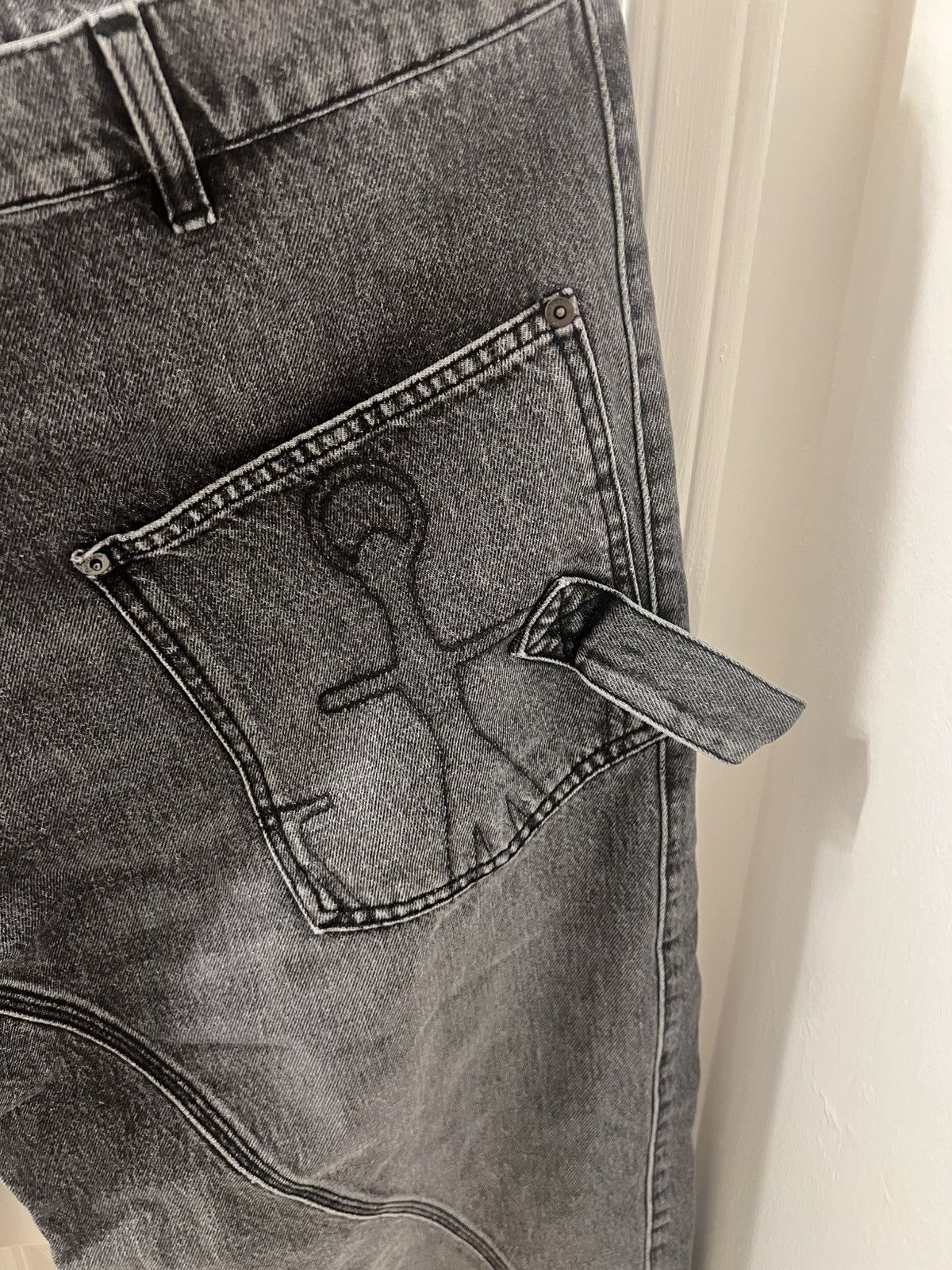 JW Anderson JW Anderson Twisted Jeans Grey 30 (fits 34+) Size US 30 / EU 46 - 3 Thumbnail