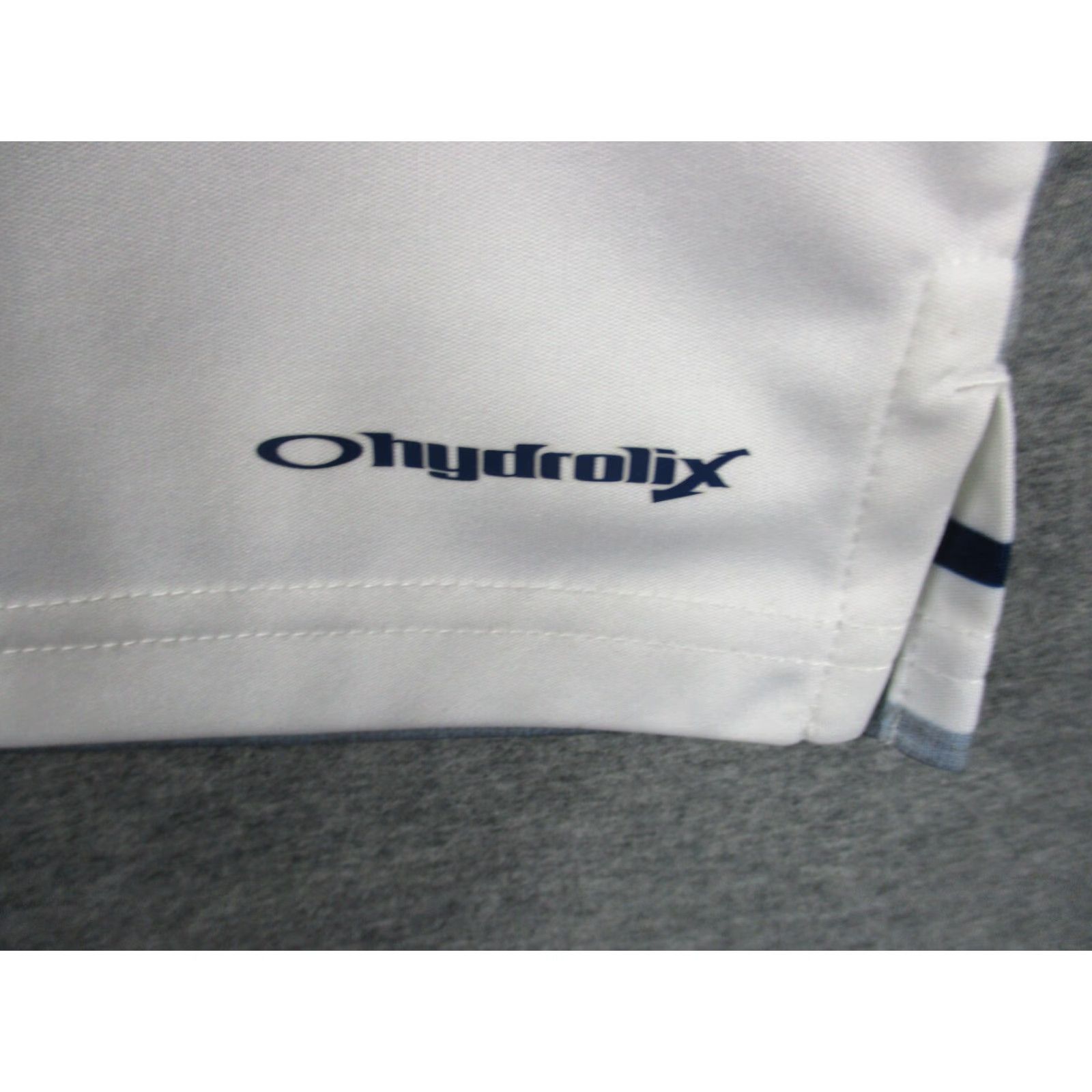 Oakley VINTAGE Oakley Hydrolix Sport Golf Polo Shirt Men's Small Gray White Stretch Size US S / EU 44-46 / 1 - 7 Thumbnail