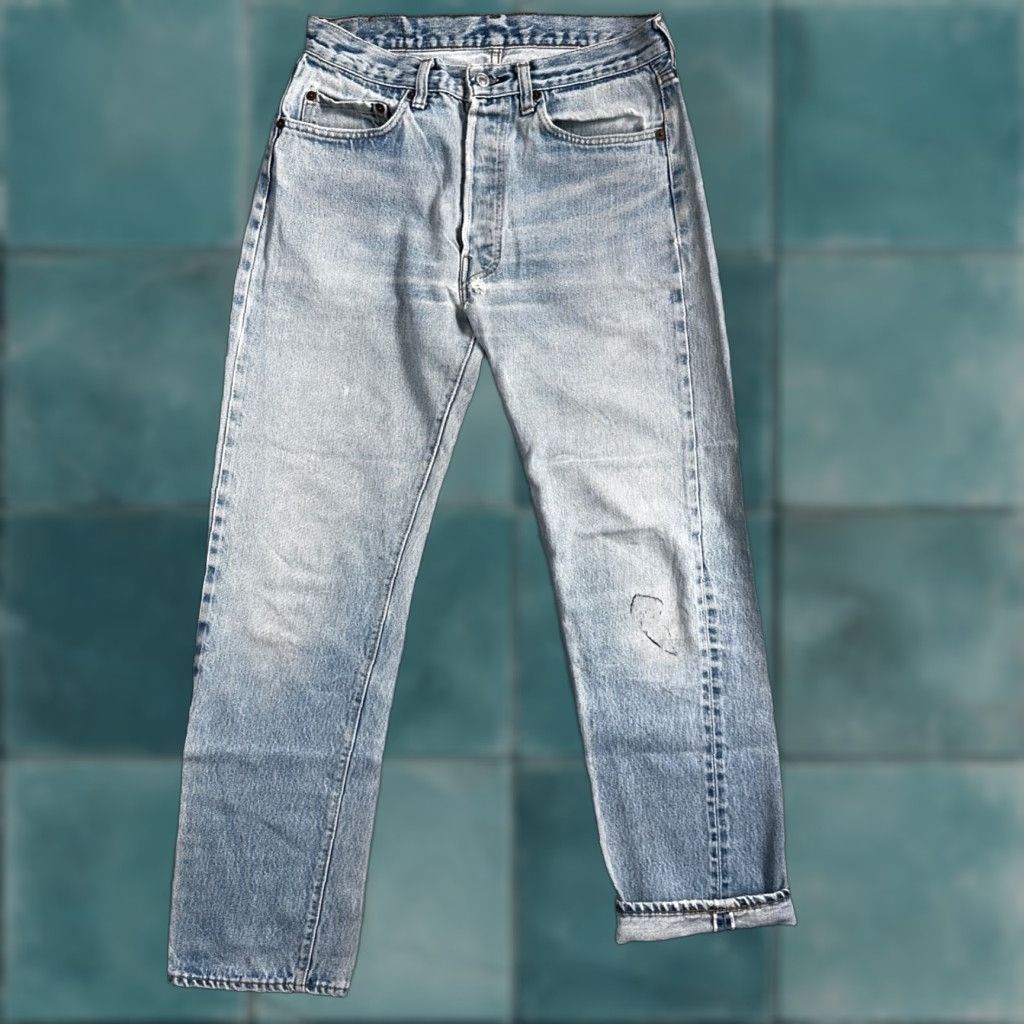 Levi's VINTAGE Levi's 501 Jeans - XX 80s USA Light Wash Denim 32x33 Regular Men's Straight Vintage 501 Series Jeans Pacific Blue Size US 32 / EU 48 - 1 Thumbnail