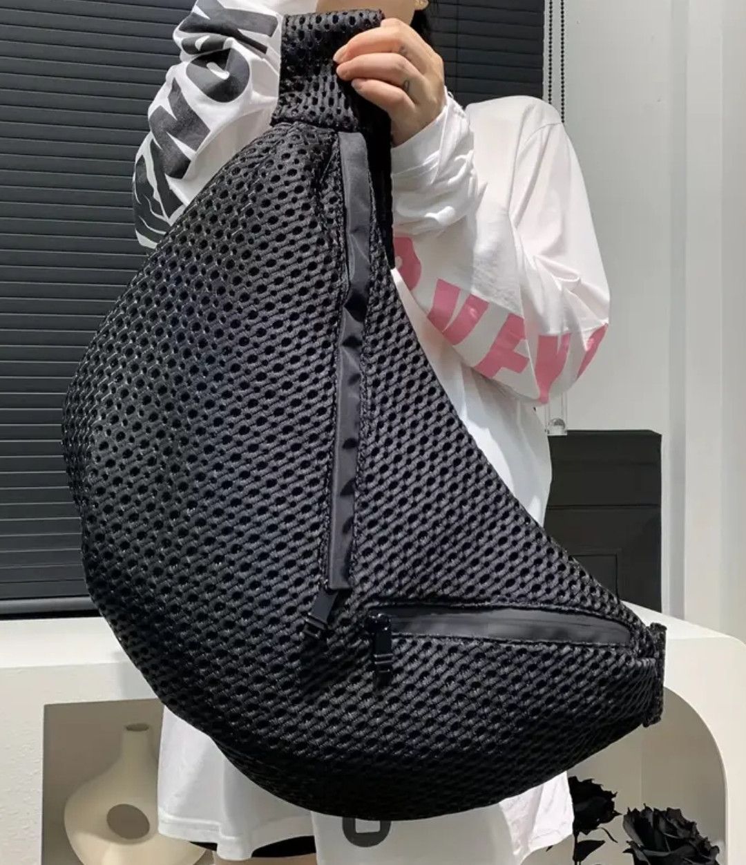 Vintage Minimalist Black Mesh Shoulder Bag Y2K Carry Size ONE SIZE - 2 Thumbnail