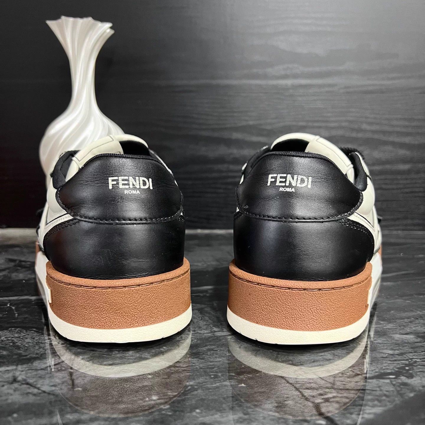 Fendi Fendi 42 black white panda low top sneaker Size US 9 / EU 42 - 4 Thumbnail