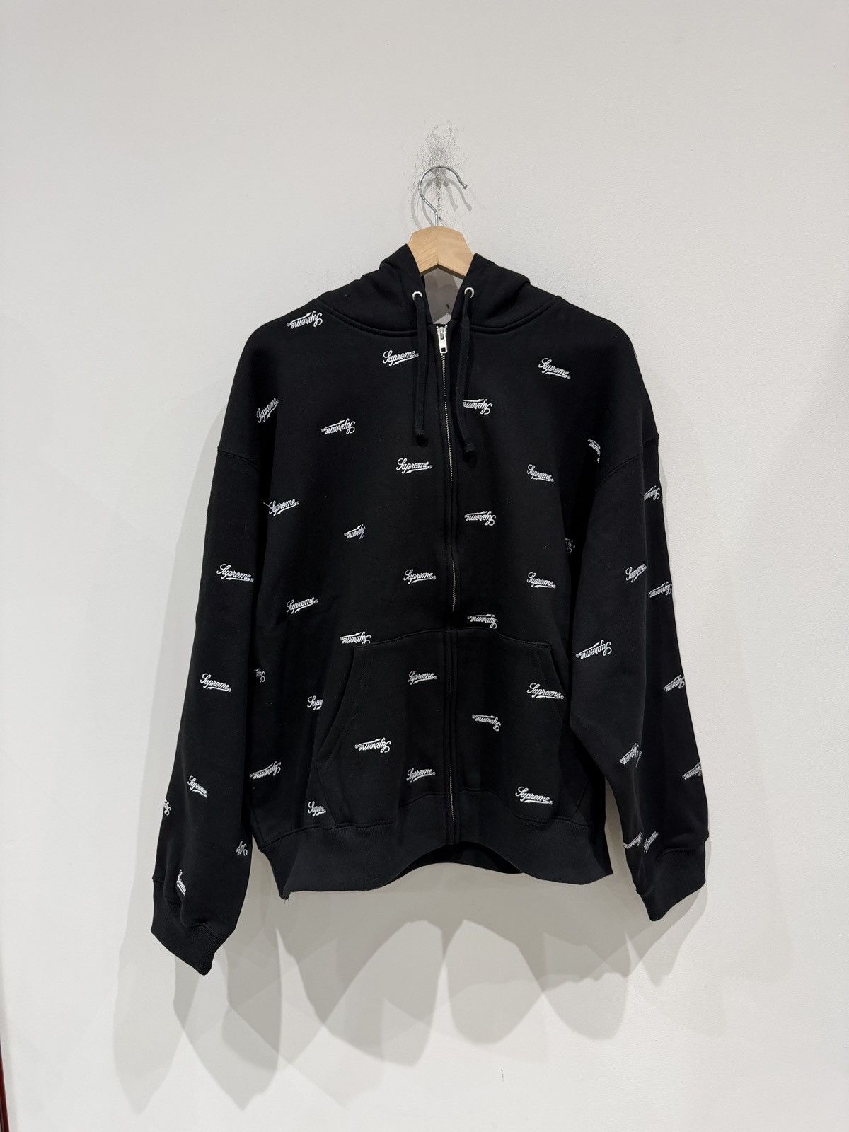 Supreme Supreme Repeat Script Zip Up Hoodie Black Size: L Size US L / EU 52-54 / 3 - 1 Thumbnail