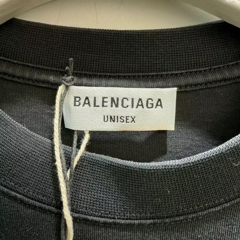 Balenciaga Balenciaga Paris monogrammed Logo short sleeves Size US M / EU 48-50 / 2 - 3 Thumbnail