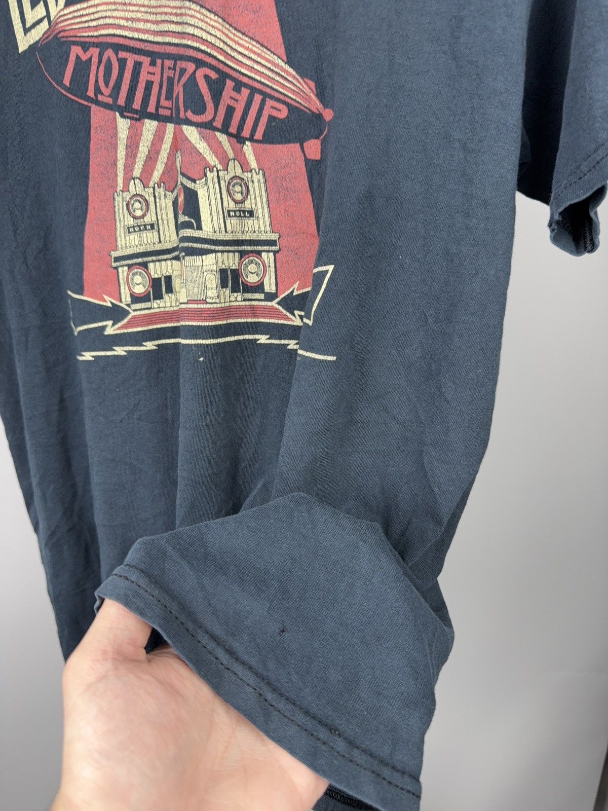 Led Zeppelin Vintage 00s Led Zeppelin Mothership Rock Band Faded T-Shirt Size US M / EU 48-50 / 2 - 7 Thumbnail