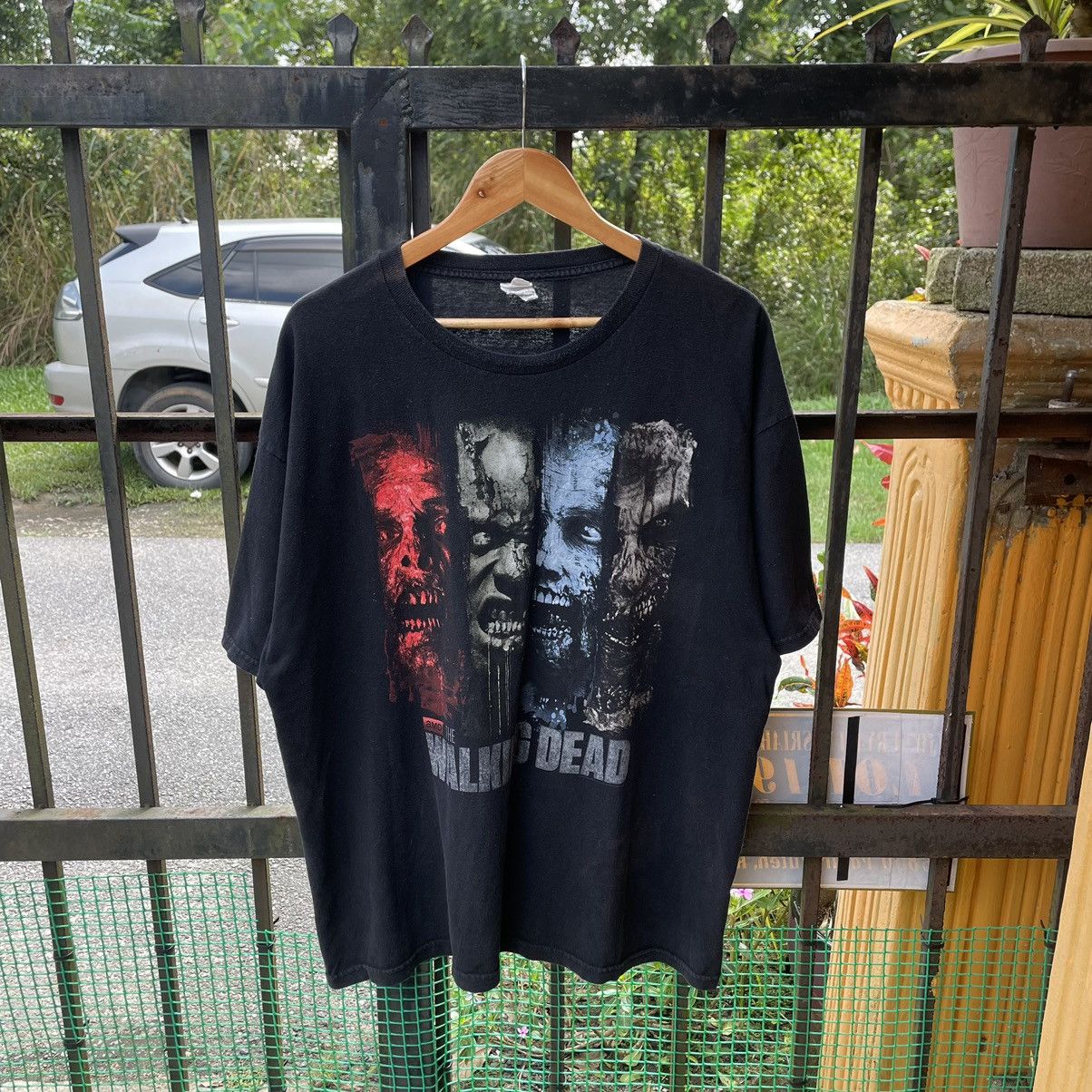 Vintage 🔥2014 The Walking Dead Horror Thriller Promo Movie Tee Size US XXL / EU 58 / 5 - 1 Thumbnail