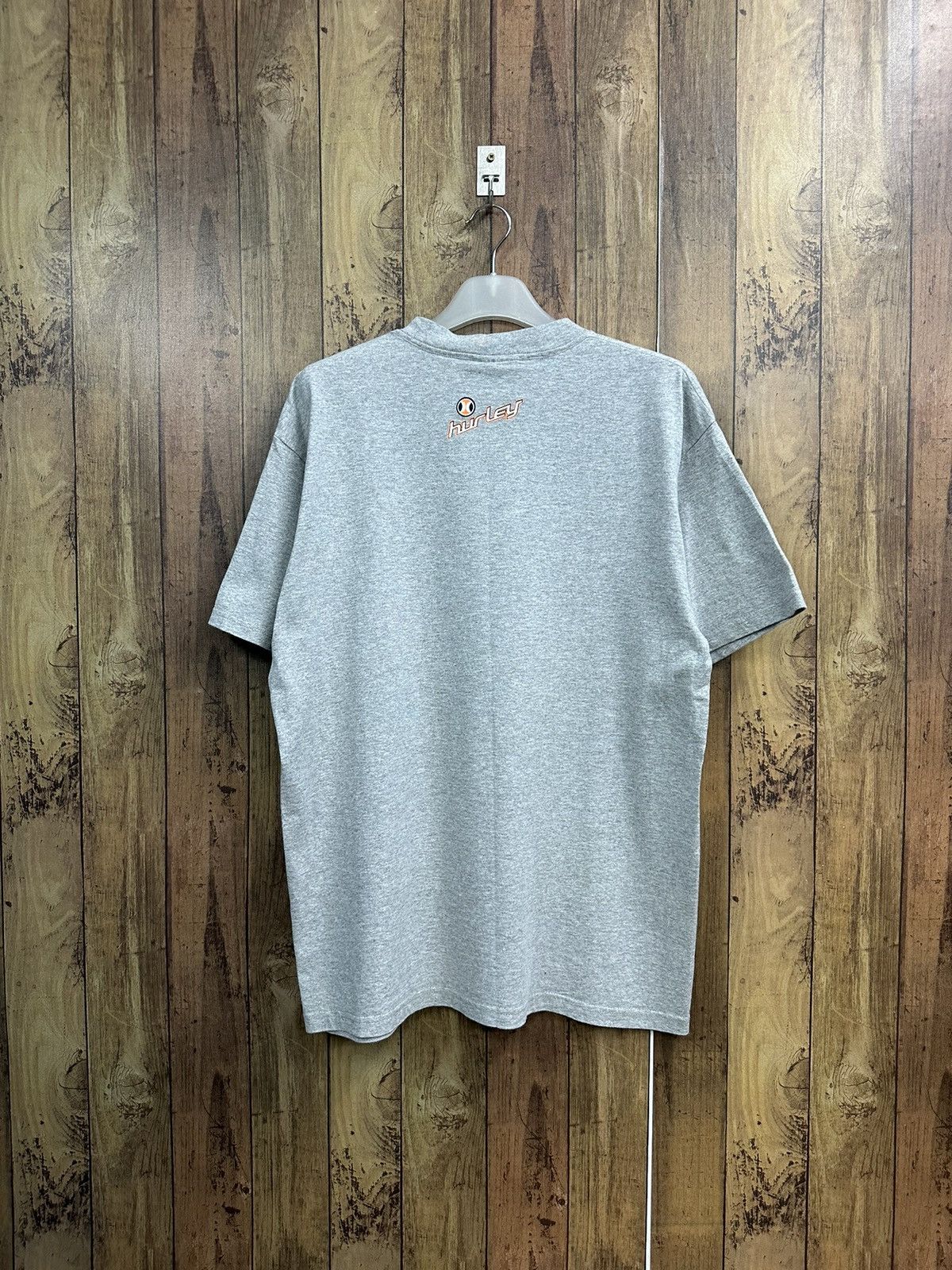 Hurley Vintage Surfboard Hurley Made In Usa Center Logo TShirt A532 Size US L / EU 52-54 / 3 - 4 Thumbnail