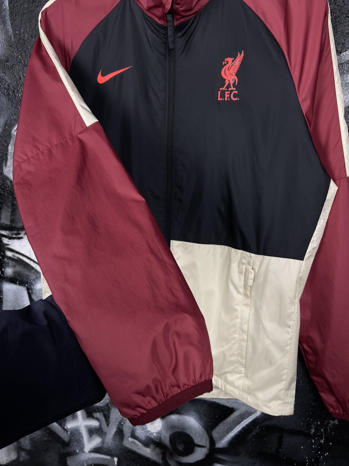 Nike Nike Liverpool F. C. Full Zip Light Training Jacket Size S Size US S / EU 44-46 / 1 - 7 Thumbnail