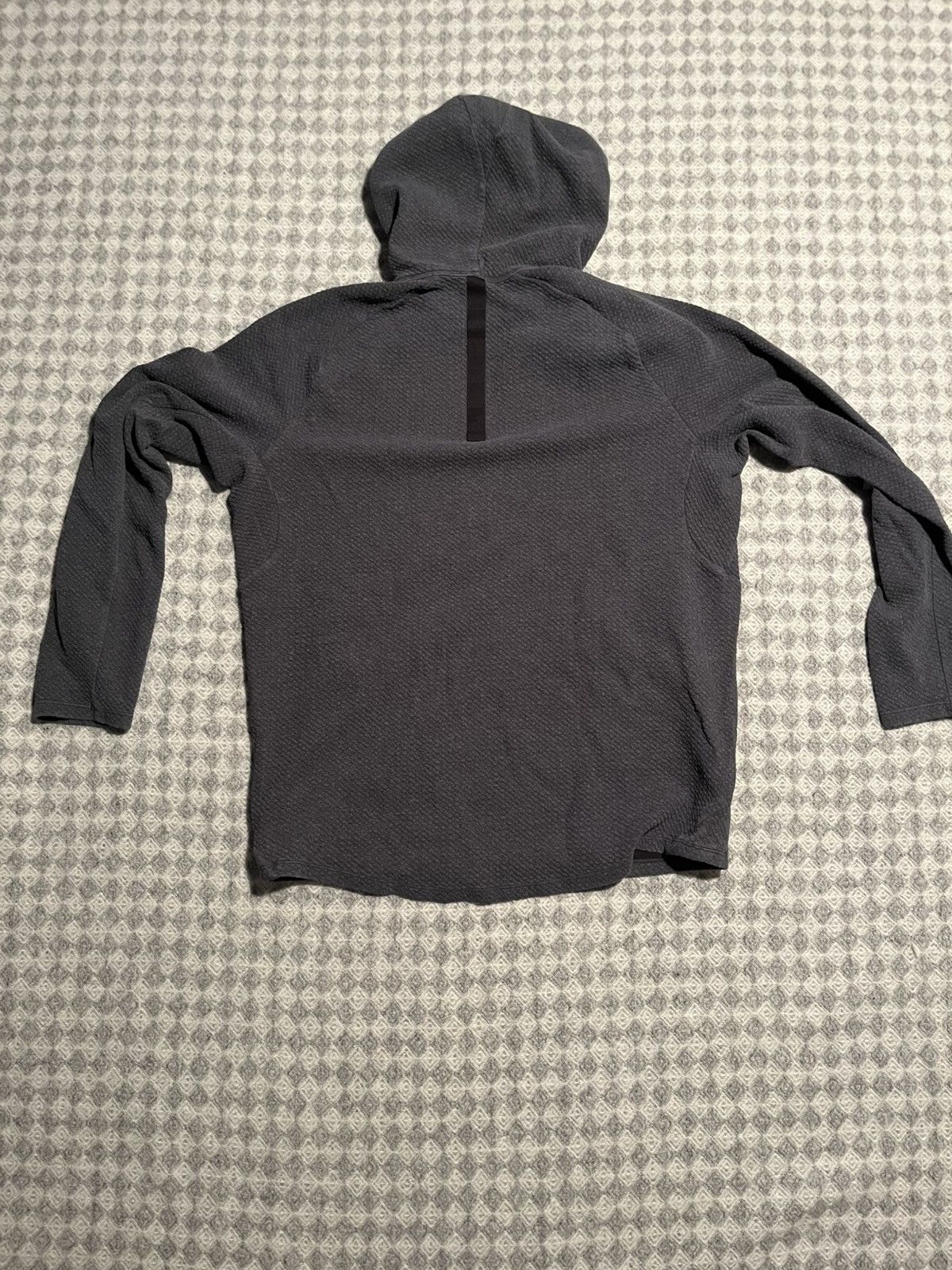 Lululemon Mens Lululemon Mesh Hoodie Size L Size US L / EU 52-54 / 3 - 4 Thumbnail