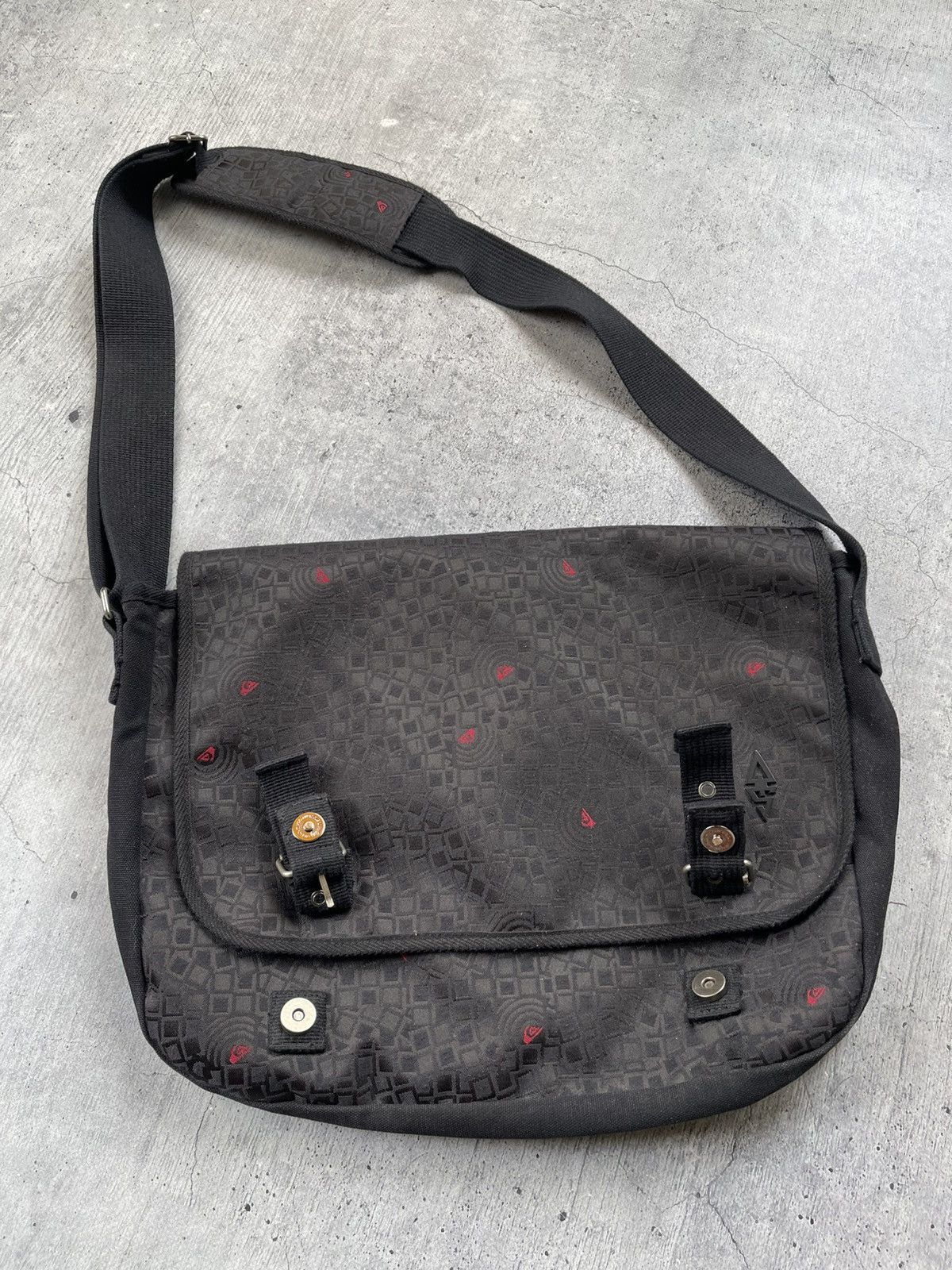 Quiksilver × Vintage Vintage Y2K Monogram Japanese messenger Quiksilver bag Size ONE SIZE - 3 Thumbnail