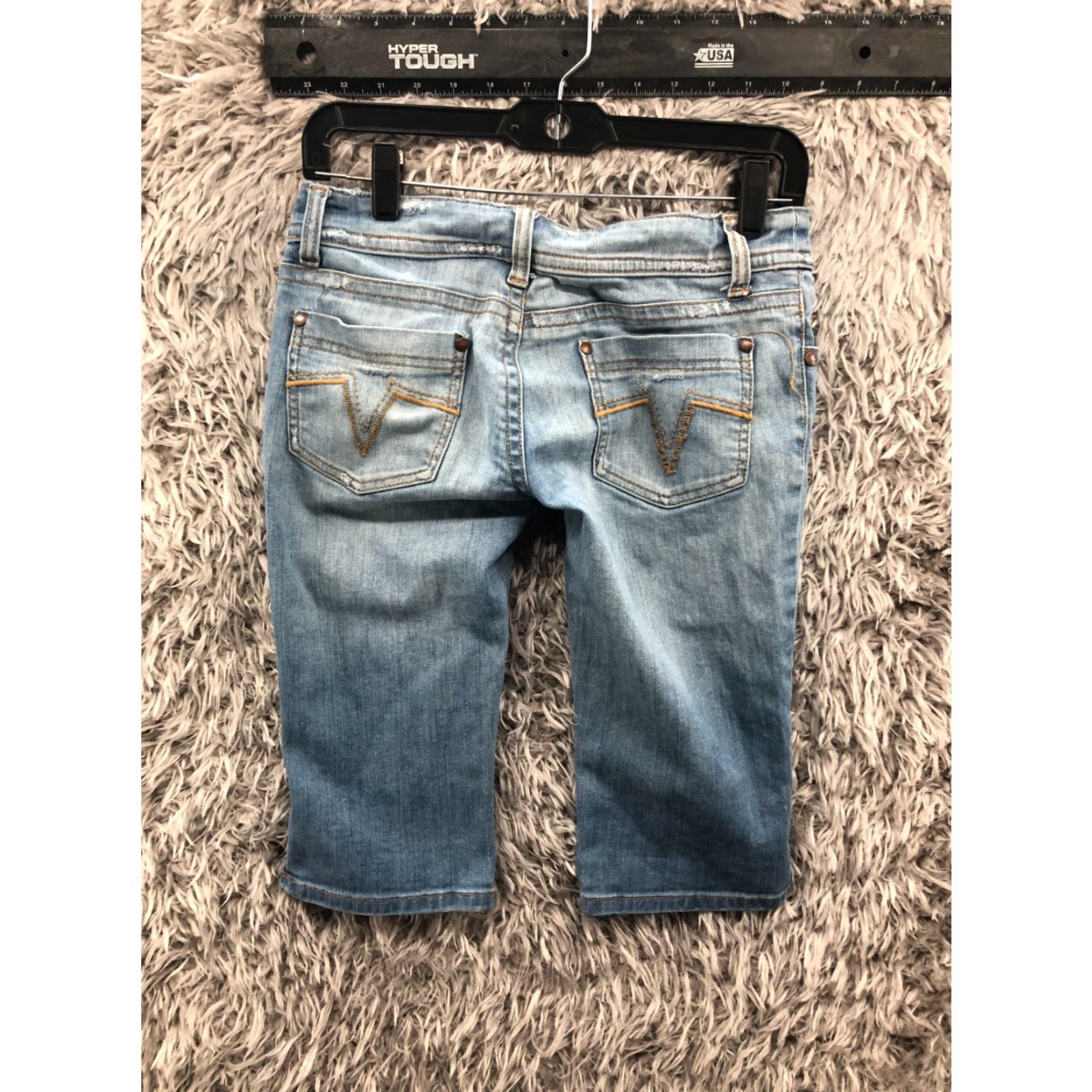 Vintage Twenty One Bermuda Shorts Juniors Size 3 Mid Rise Medium Wash Blue Denim 5-Pocket Regular Zip Front Flat Front Size 42" / US 20 - 4 Thumbnail