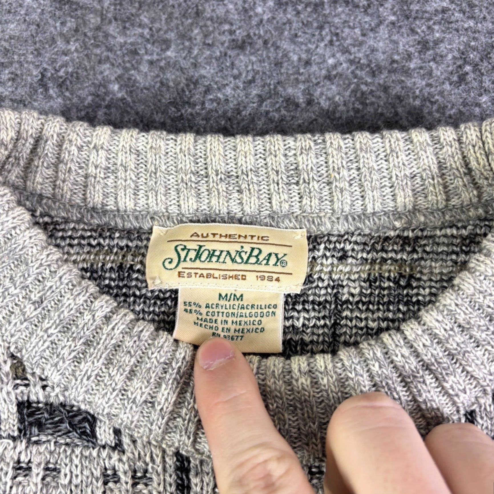 Vintage VINTAGE St Johns Bay Sweater Geometric Pattern Crew Neck Long Sleeve Mens M Gray Knit Pullover All Seasons 90s Casual Size US M / EU 48-50 / 2 - 3 Thumbnail