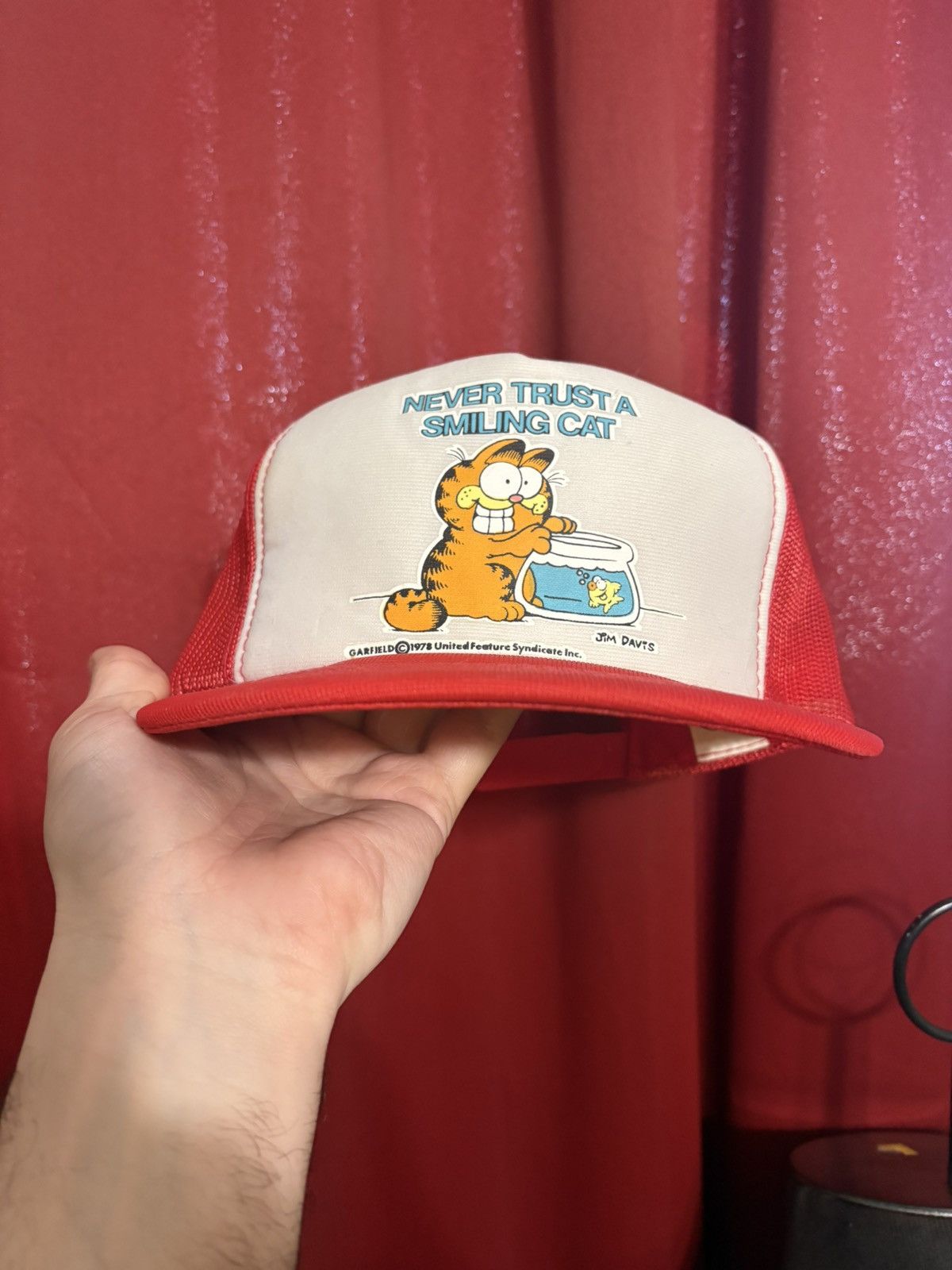Cartoon Network Vintage Garfield Trucker Hat Never Trust Smiling Cat Grail Size ONE SIZE - 1 Thumbnail