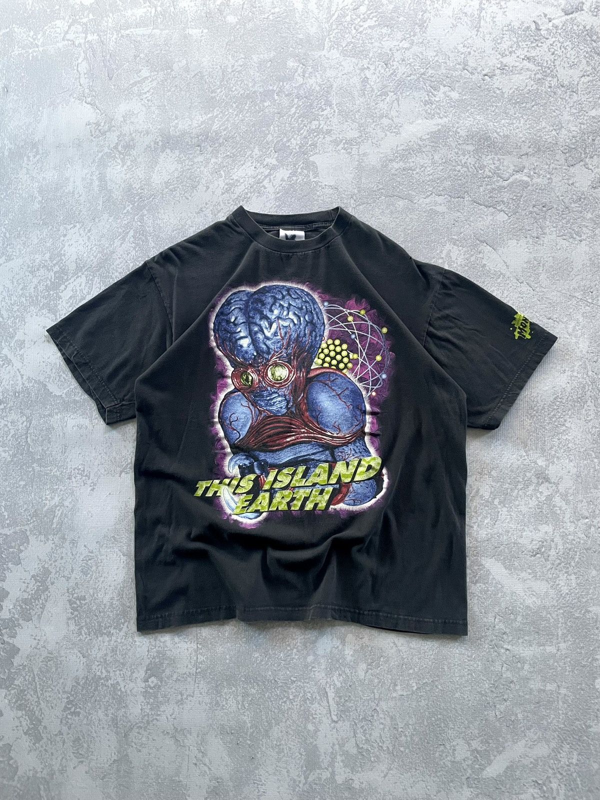 Band Tees Vintage 1997 Universal Studios Monsters Alien Sci Fi T Shirt Size US L / EU 52-54 / 3 - 1 Thumbnail