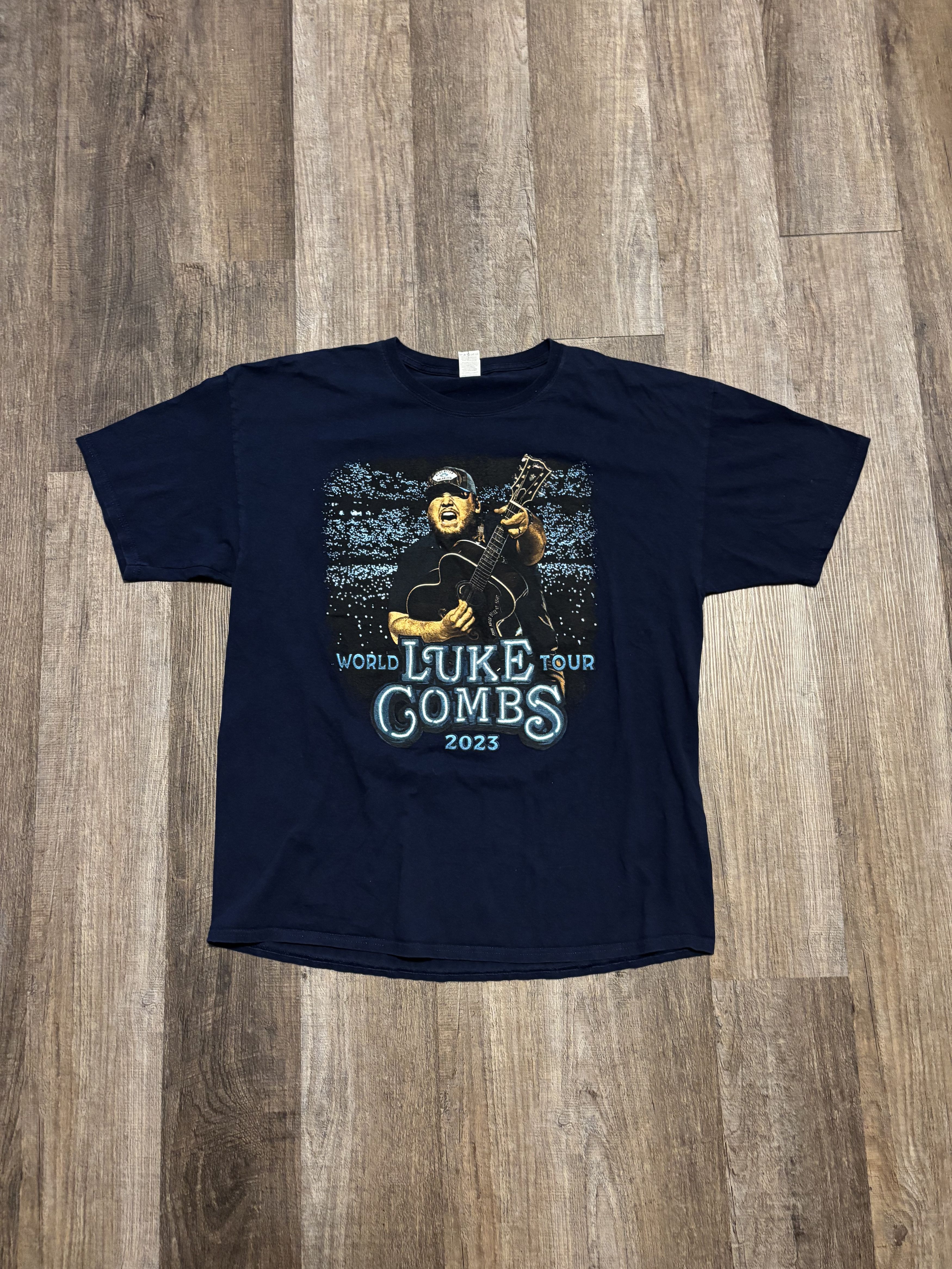 Fruit Of The Loom 2023 Luke Combs World Tour Tee Shirt Size US XL / EU 56 / 4 - 1 Thumbnail