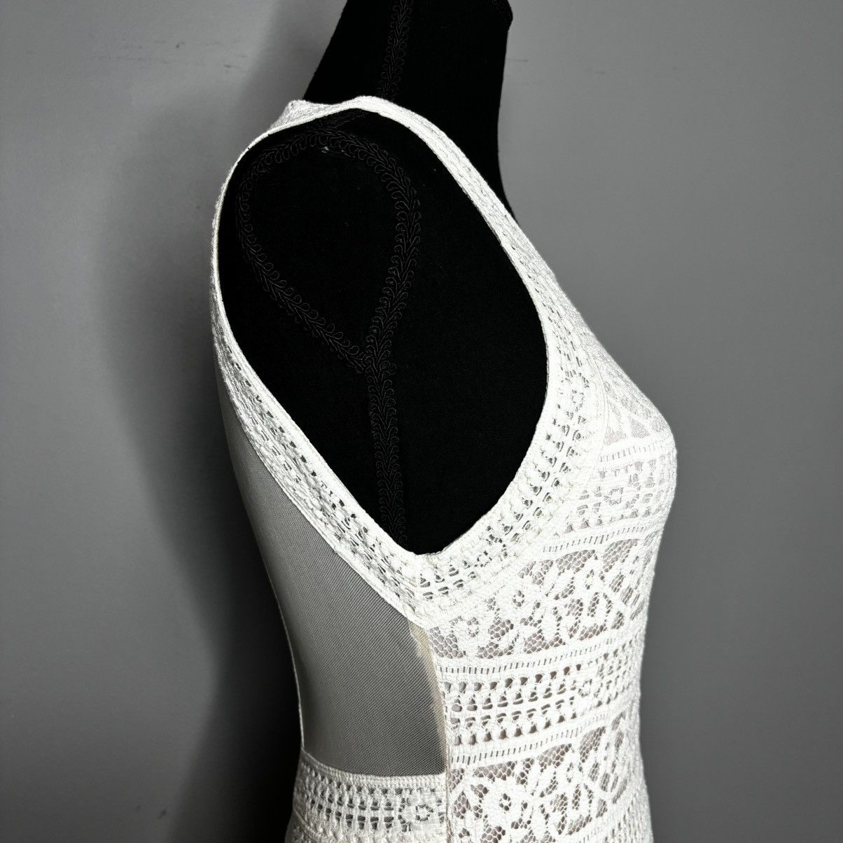 Urban Outfitters Urban Outfitters Lacey BodyCon Dress - Size XS Size XS / US 0-2 / IT 36-38 - 3 Thumbnail