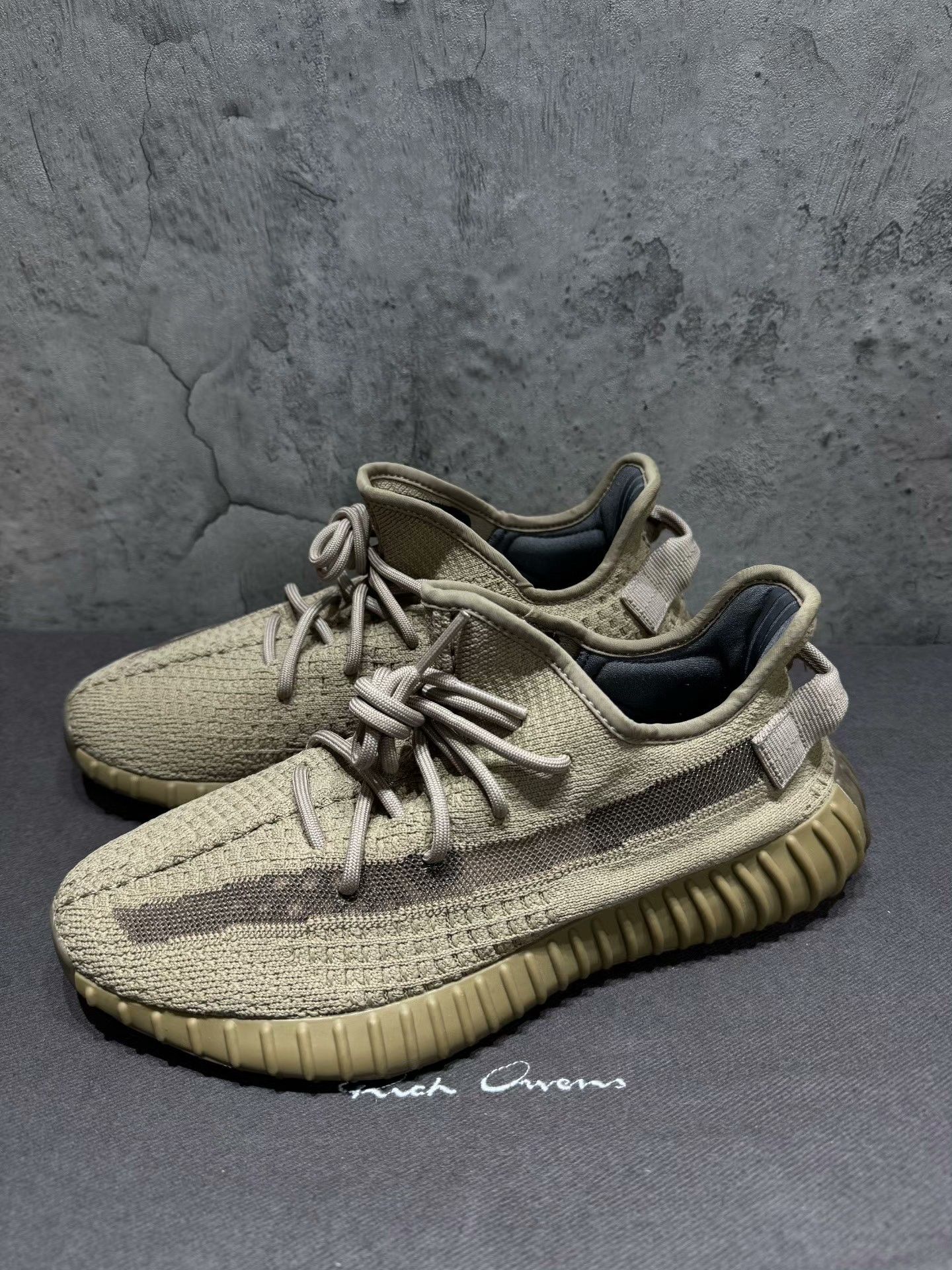 Yeezy Yeezy Brown Lowtop Sneakers 42 Men Size US 9 / EU 42 - 1 Thumbnail