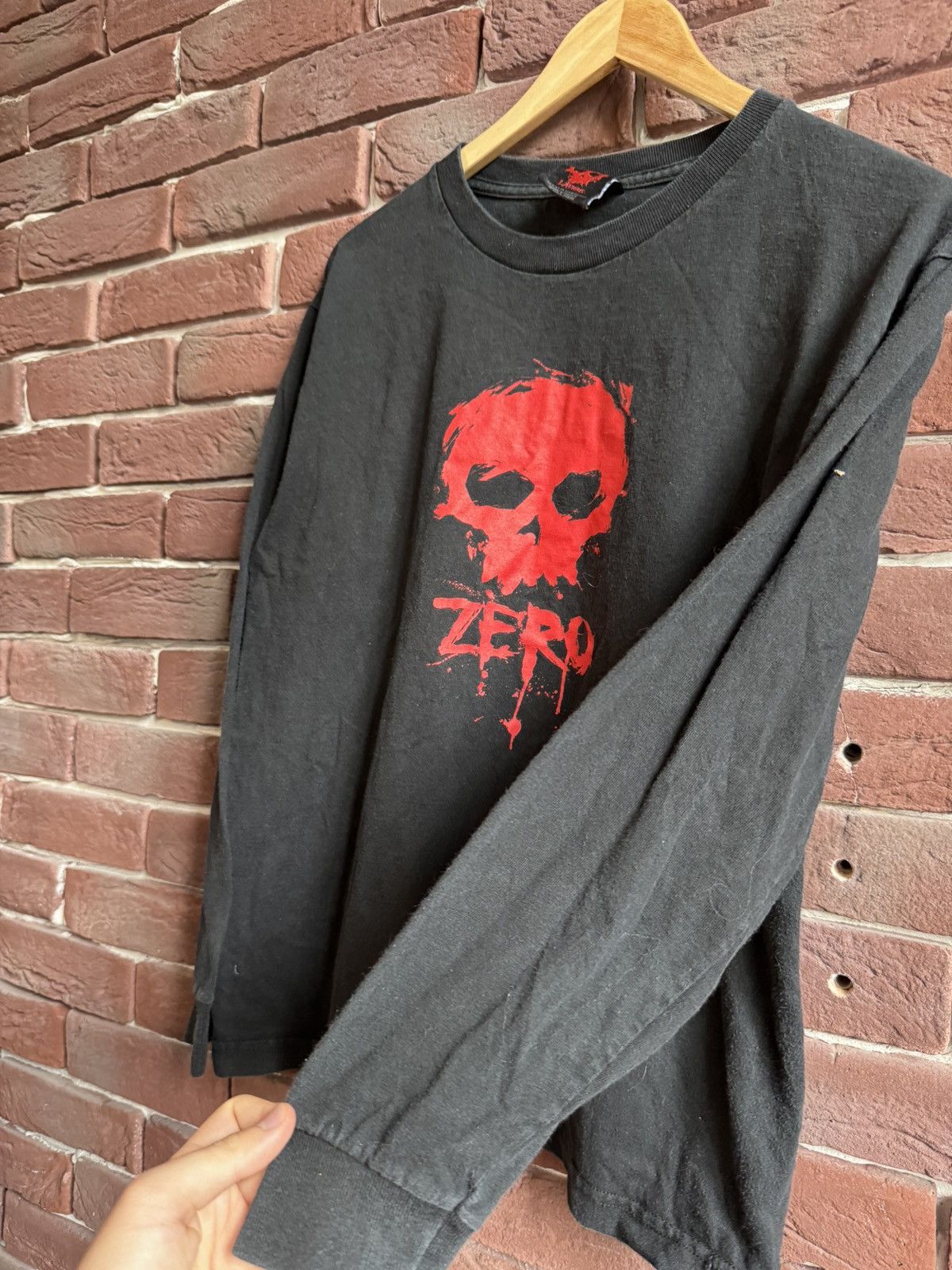 Hook-Ups Vintage Zero Skateboards Skate tee skull logo rare USA Die Size US M / EU 48-50 / 2 - 4 Thumbnail