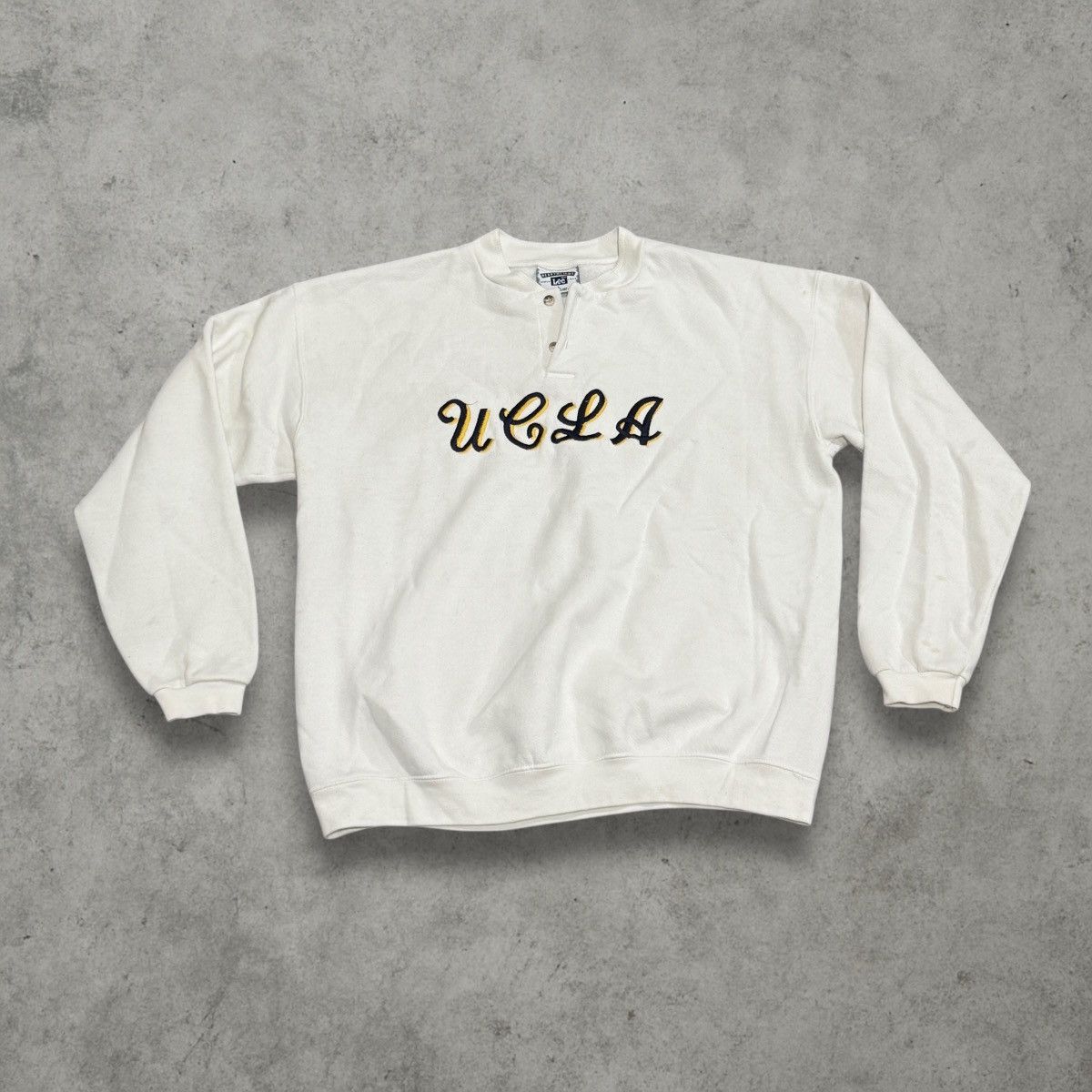 Lee Vintage UCLA Embroidered Henley Crewneck Sweatshirt Size US L / EU 52-54 / 3 - 1 Thumbnail