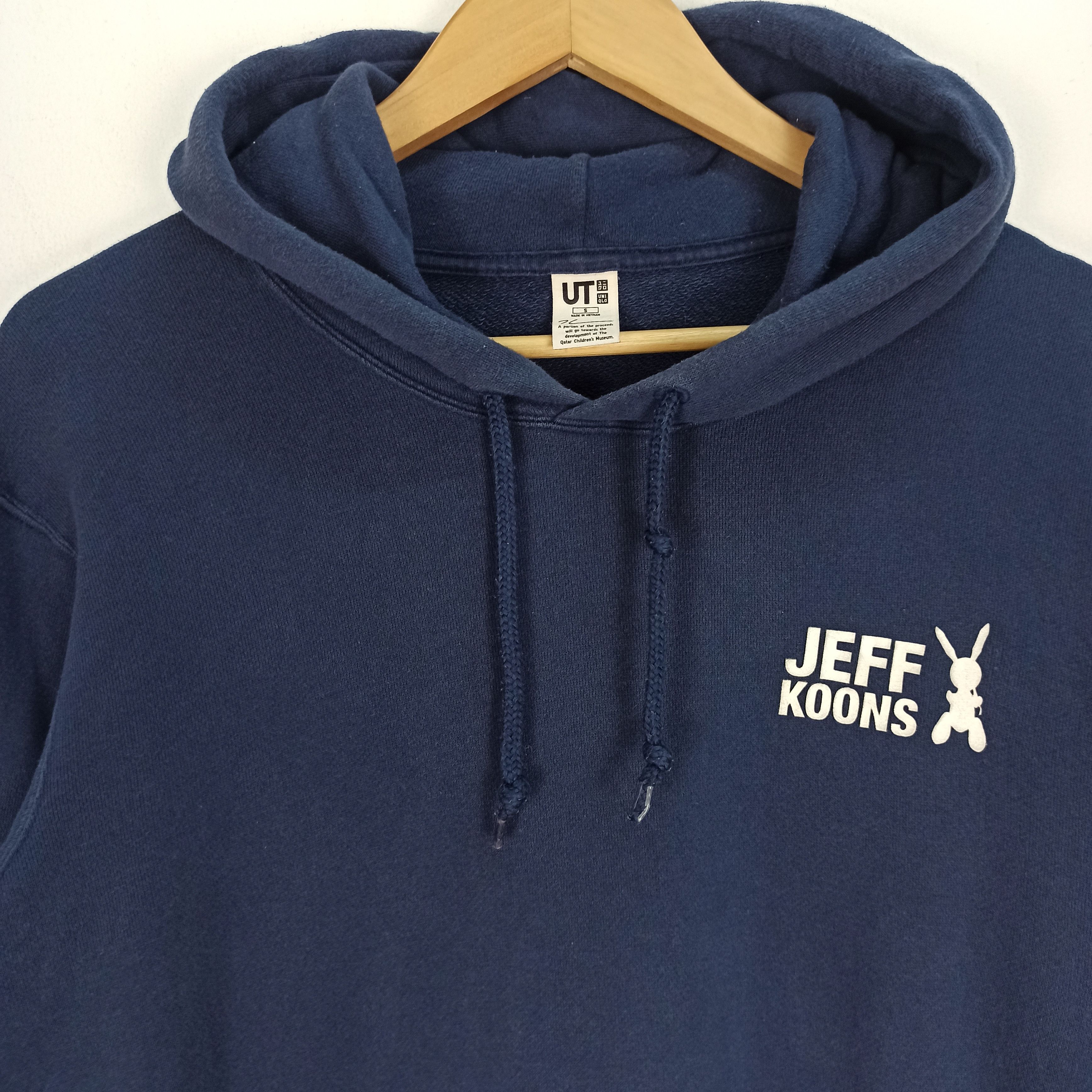 Uniqlo Jeff Knoons Rabbit Sweatshirt Hoodie Size US S / EU 44-46 / 1 - 5 Thumbnail